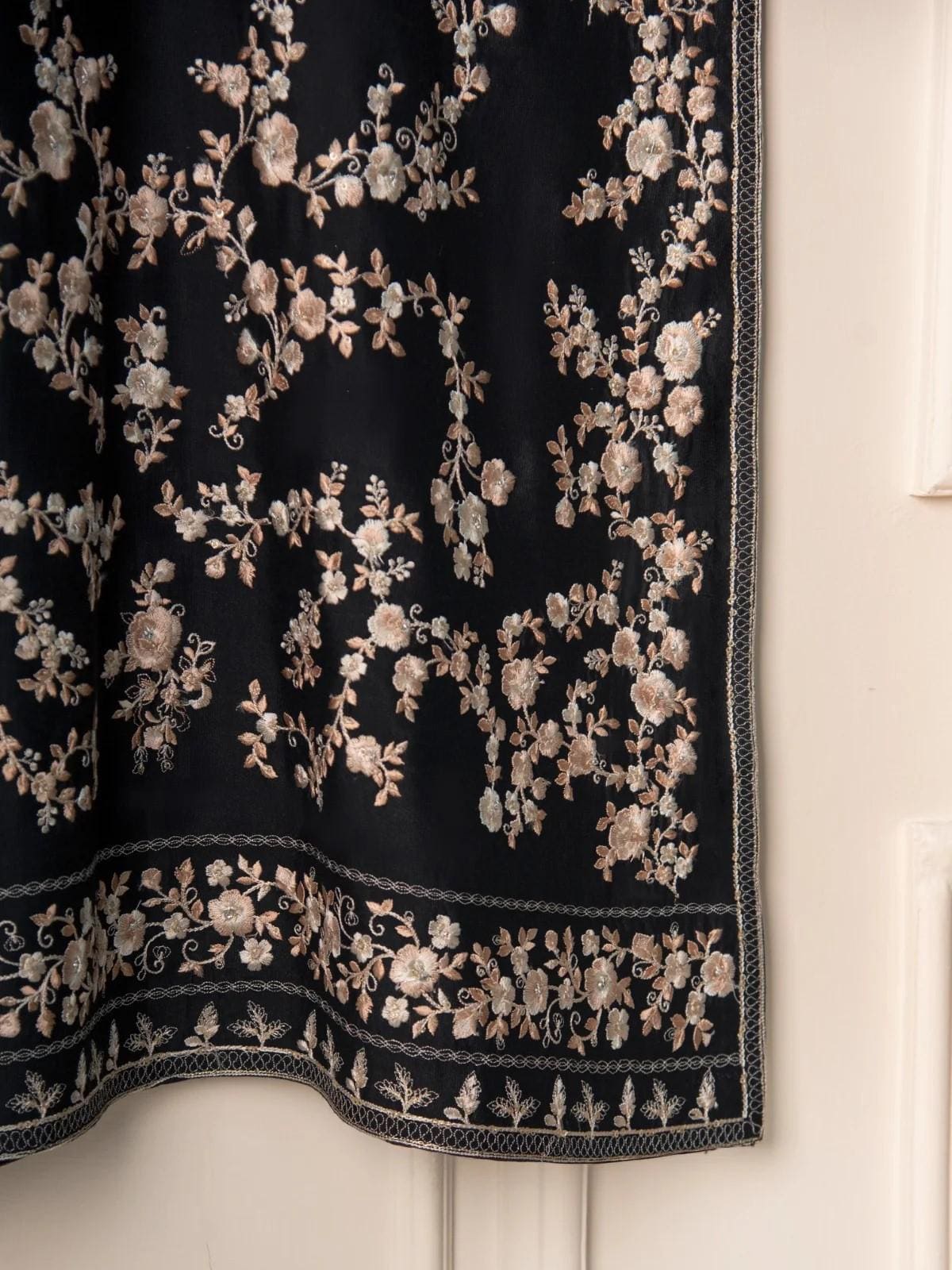 Agha noor 2 pieces - Pure Silk Embroidered Suit - Black - India Pakistan Bangladesh Shalwar Kameez