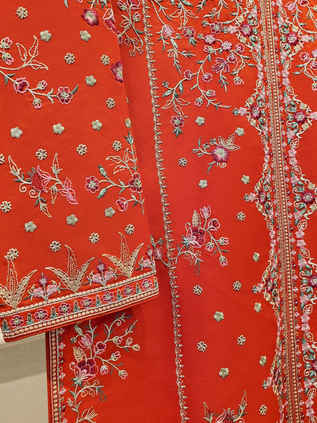 Agha Noor 3-Piece Embroidered Lawn Suit: Shalwar Kameez Dupatta