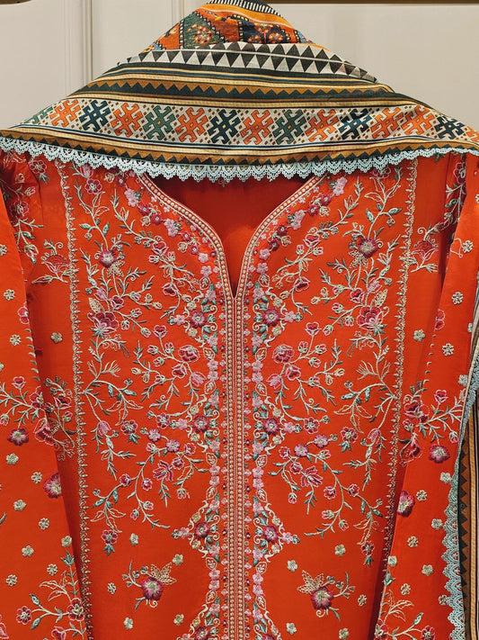 Agha Noor 3-Piece Embroidered Lawn Suit: Shalwar Kameez Dupatta