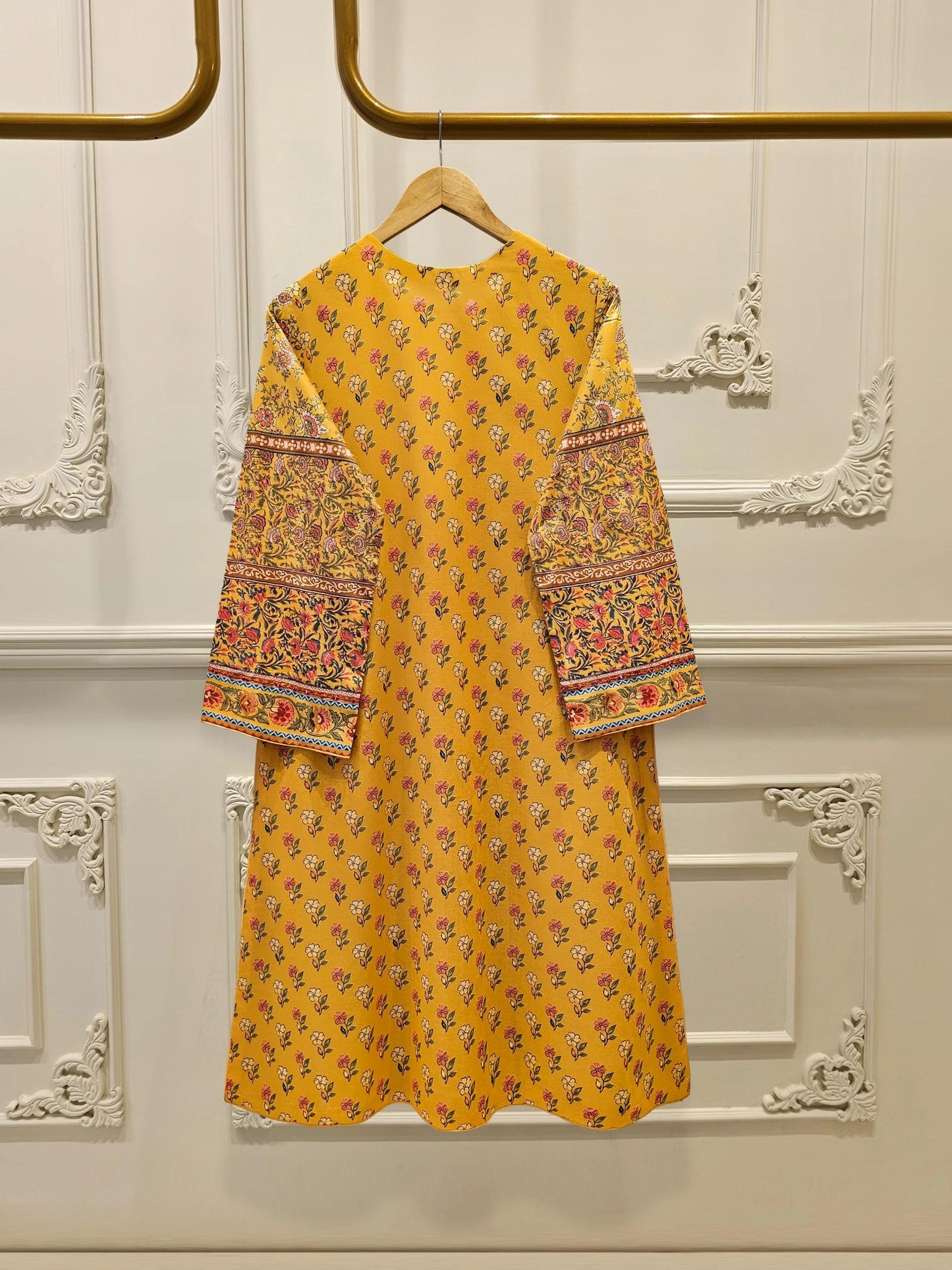 3 Piece Agha Noor Printed Embroidered Lawn Suit: Shalwar Kameez Dupatta
