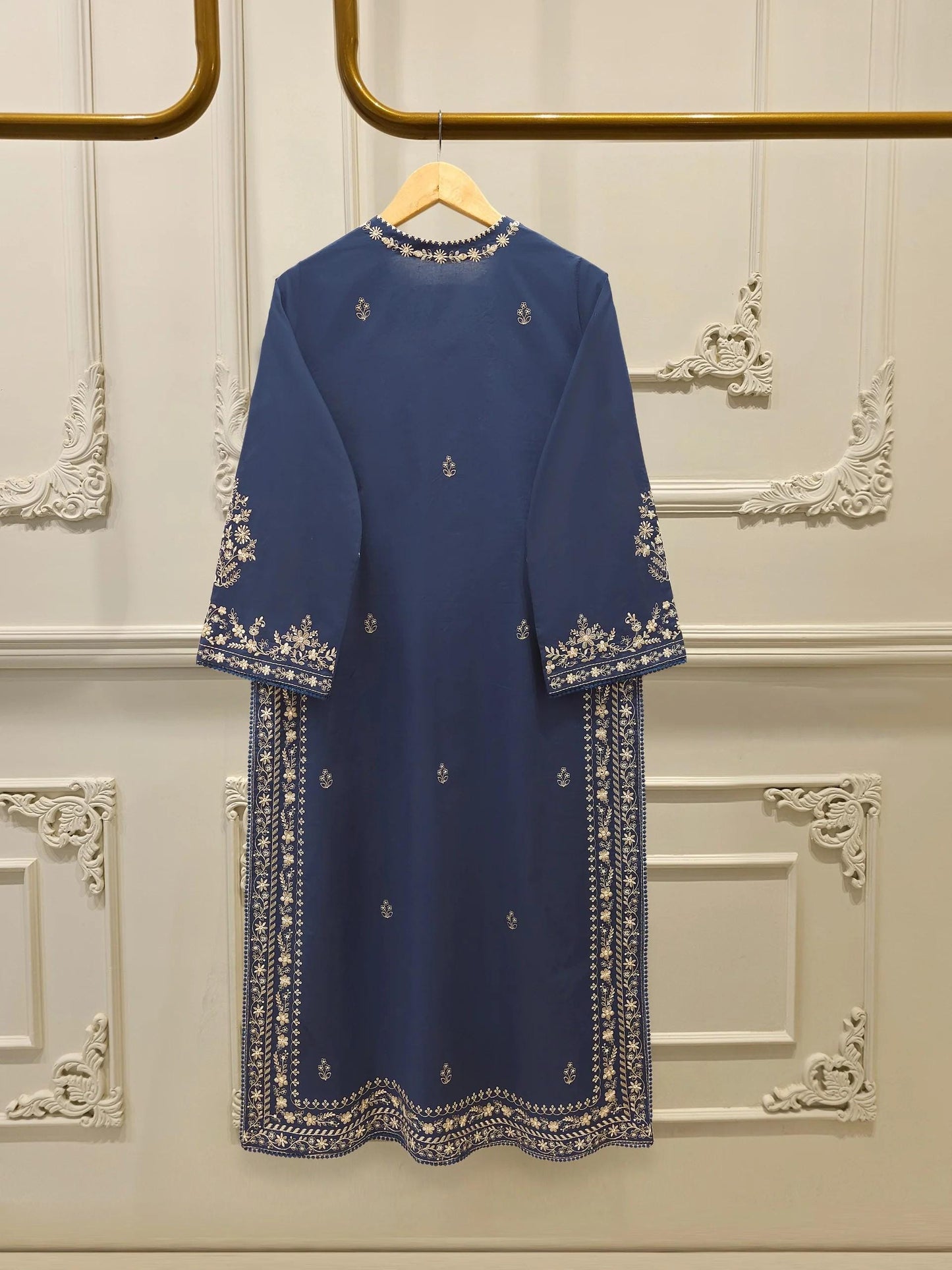 Agha Noor 2 Piece Embroidered Lawn Suit - Shirt and Kora Cotton Dupatta (XL, L, M)