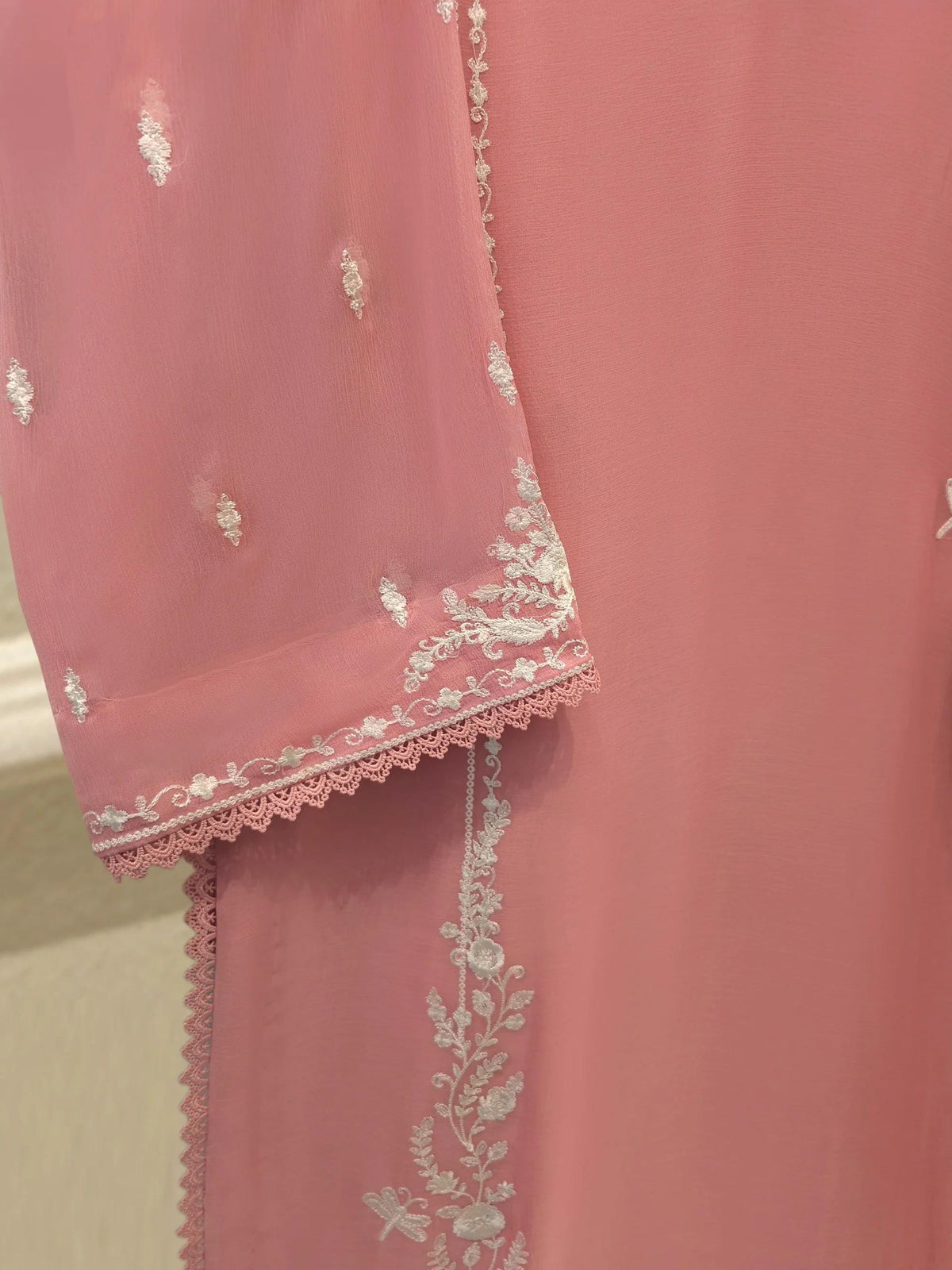 Agha Noor 3 Piece - Pure Embroidered Chiffon Suit (Lining in the Sleeves Too)