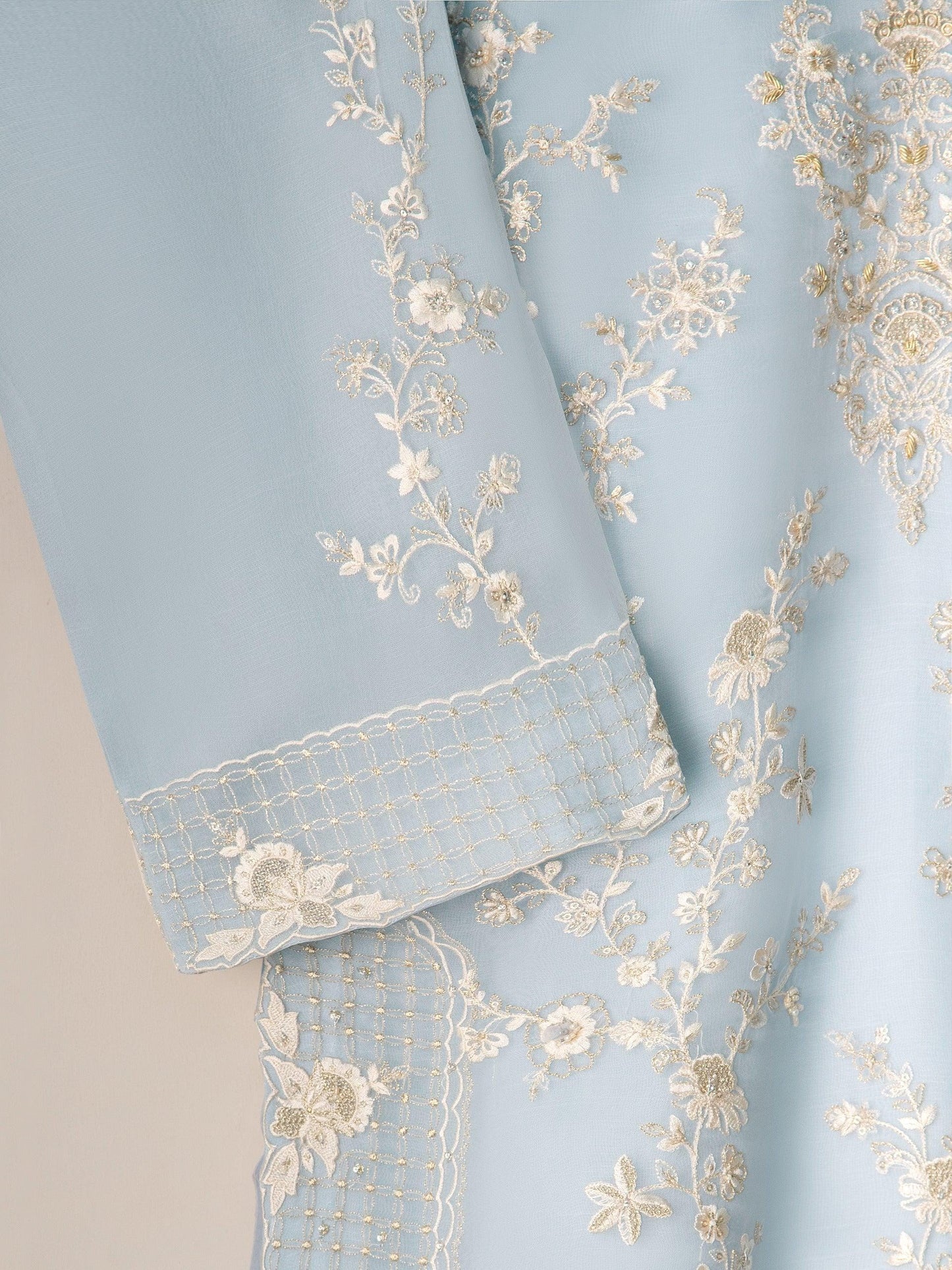 Agha noor  2 Piece - Pure Organza Embroidered Suit (Size - Large)