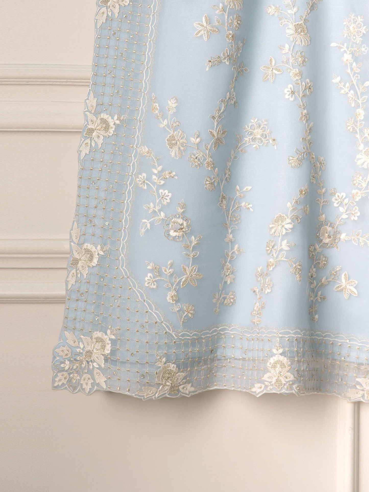 Agha noor  2 Piece - Pure Organza Embroidered Suit (Size - Large)