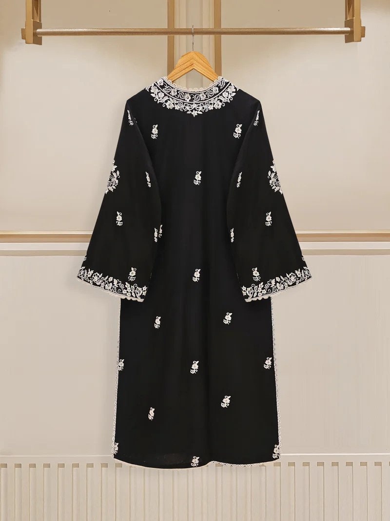 Agha Noor 2 piece - Embroidered Lawn Suit - Black and White - India Pakistan Bangladesh Shalwar Kameez