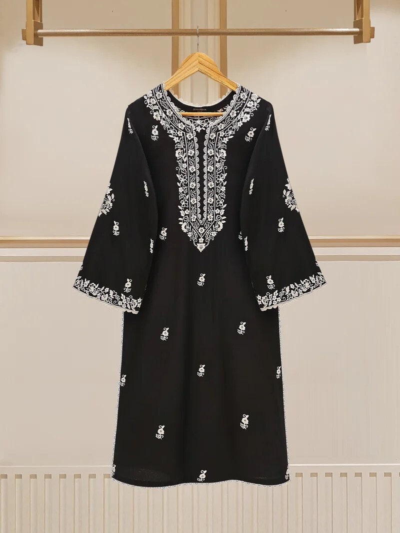 Agha Noor 2 piece - Embroidered Lawn Suit - Black and White - India Pakistan Bangladesh Shalwar Kameez
