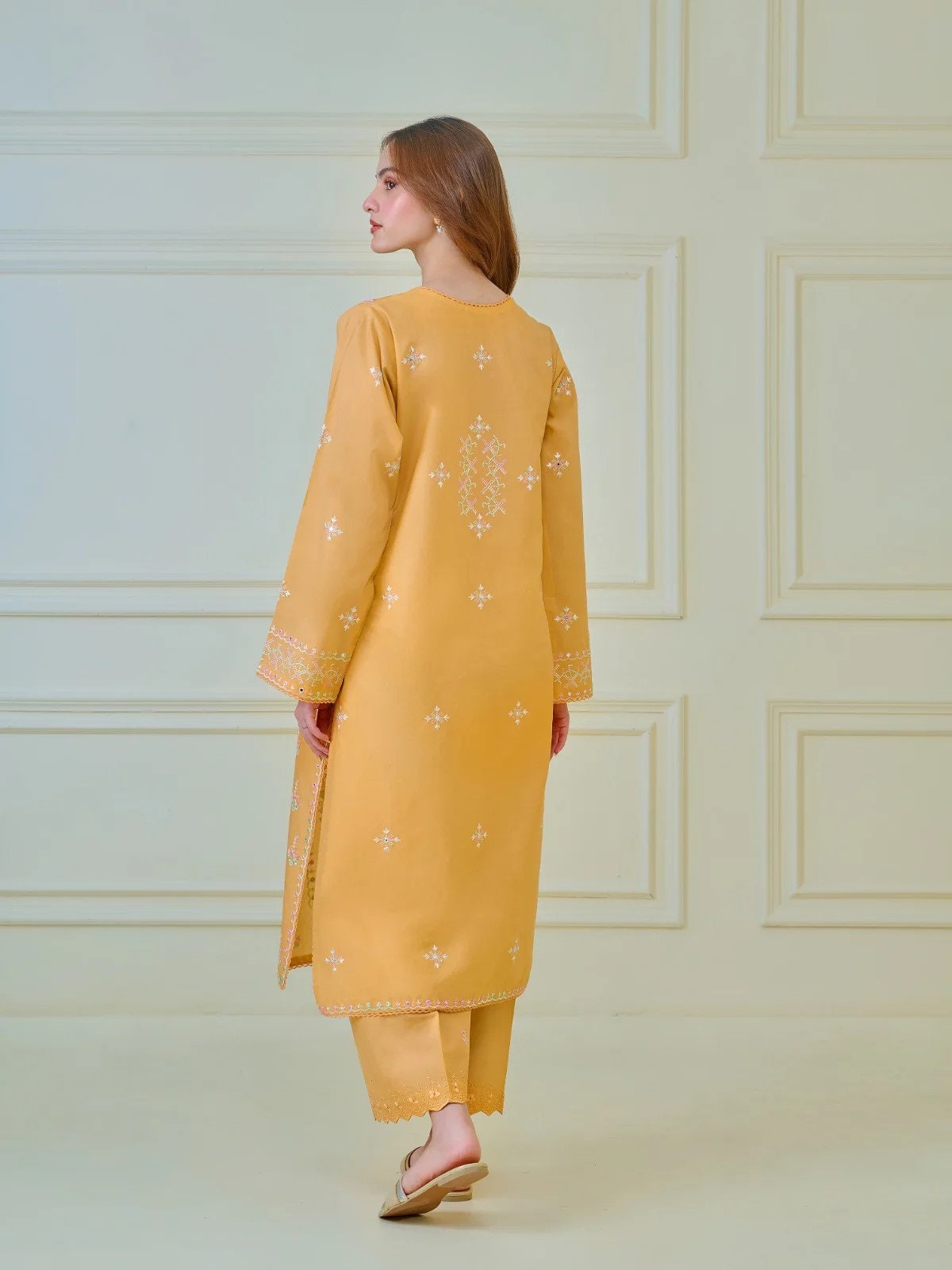 2 piece Agha Noor - Heavily Embroidered Lawn Suit (Size-L)