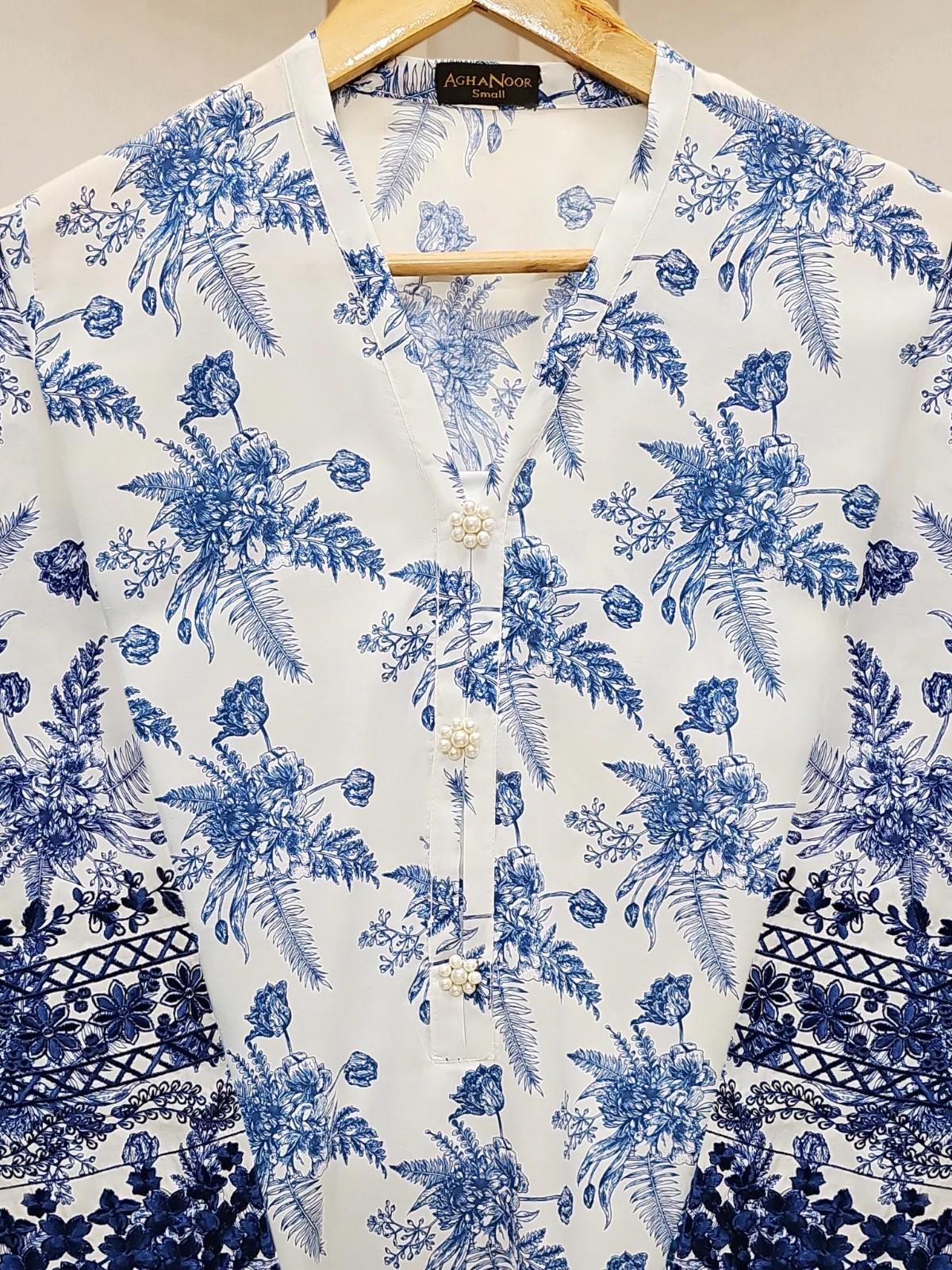 Embroidered Cambric Shalwar Kameez Suit: Floral Print, Size L