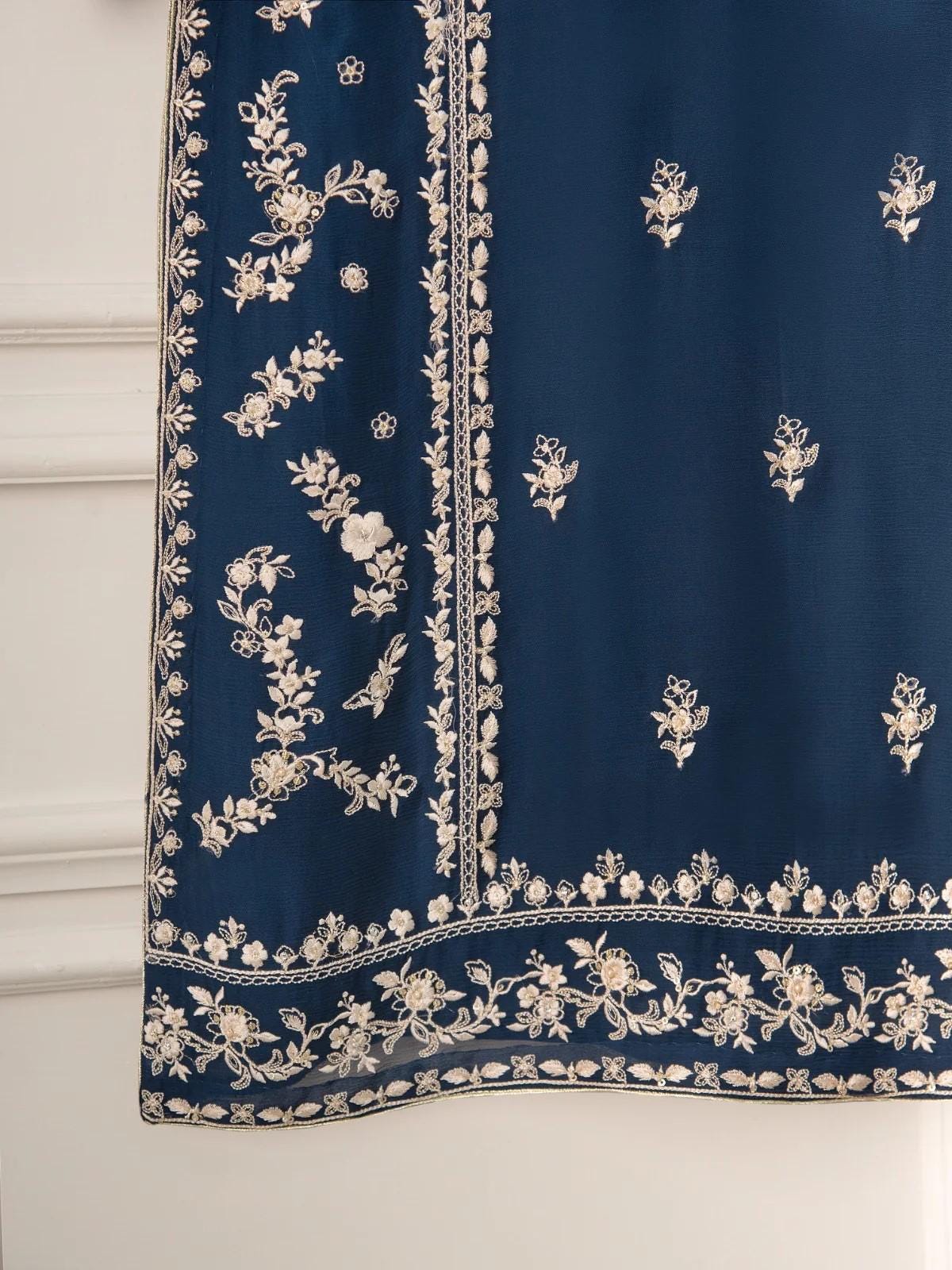 Agha noor 2 Piece - Pure Heavily Embroidered Chiffon Suit (Size - Large) - Raw Silk Shalwar