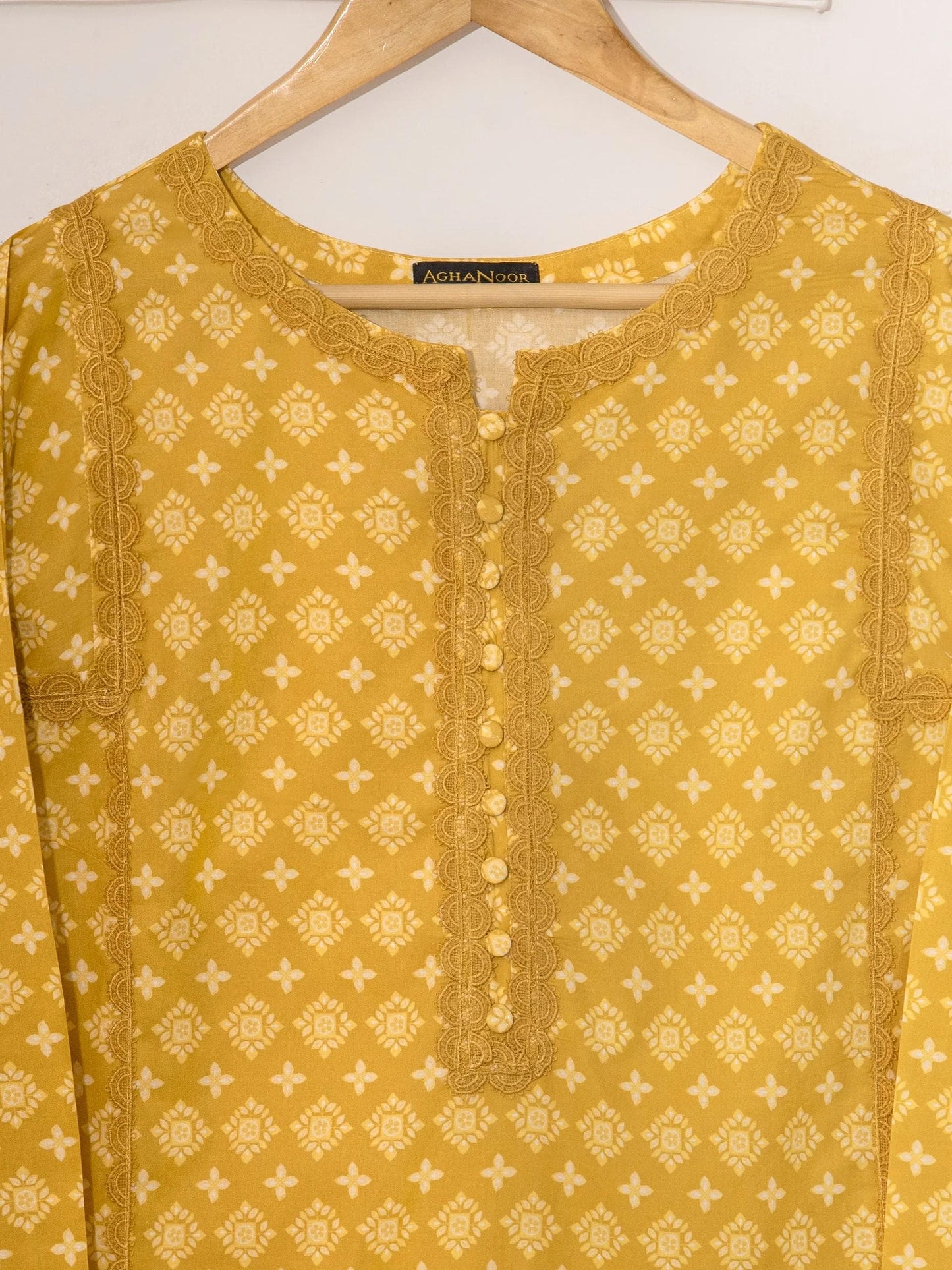 Digital Printed Cambric Suit: Elegant Shirt & Dupatta (XL, L)