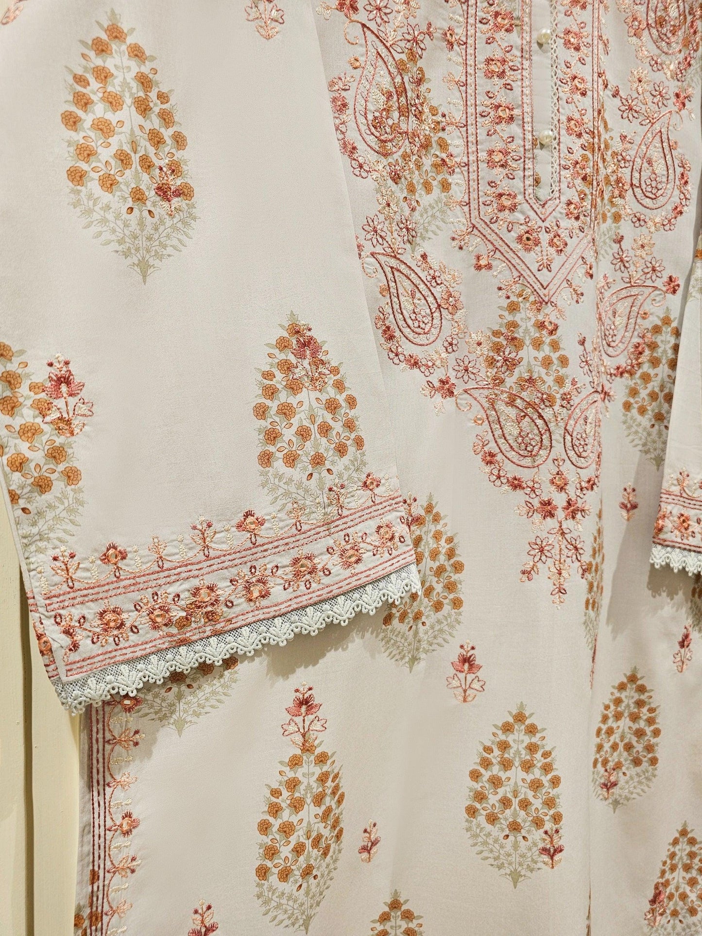 Agha Noor 2 Piece - Printed Lawn Shalwar Kameez Suit