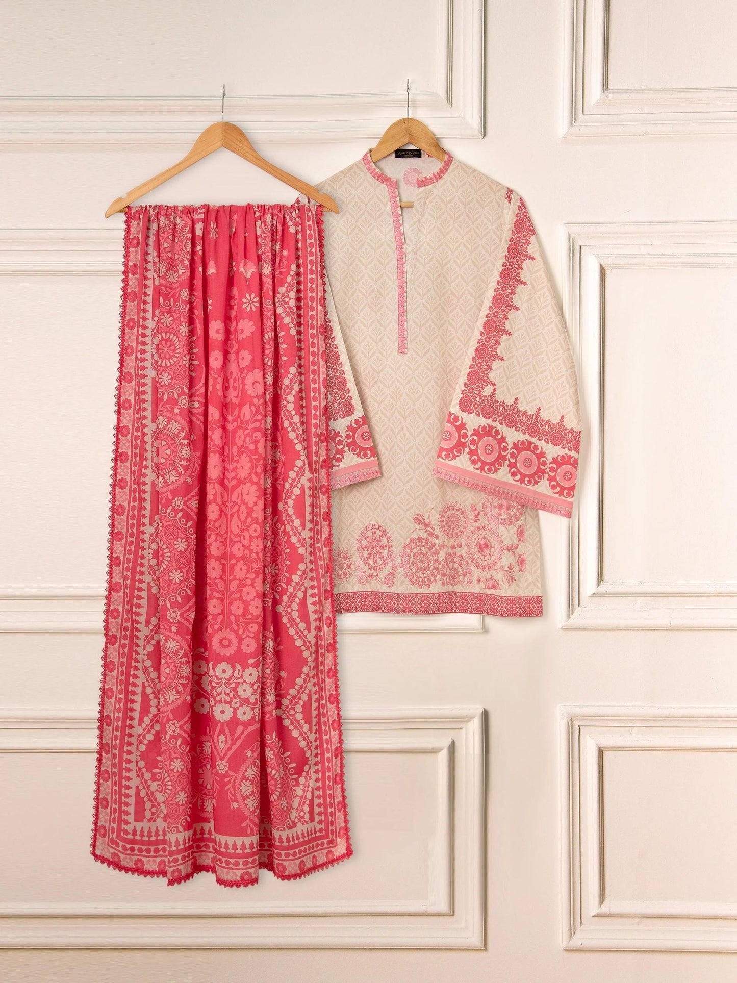 Aghanoor Lawn Suit: Digital Print Shalwar Kameez