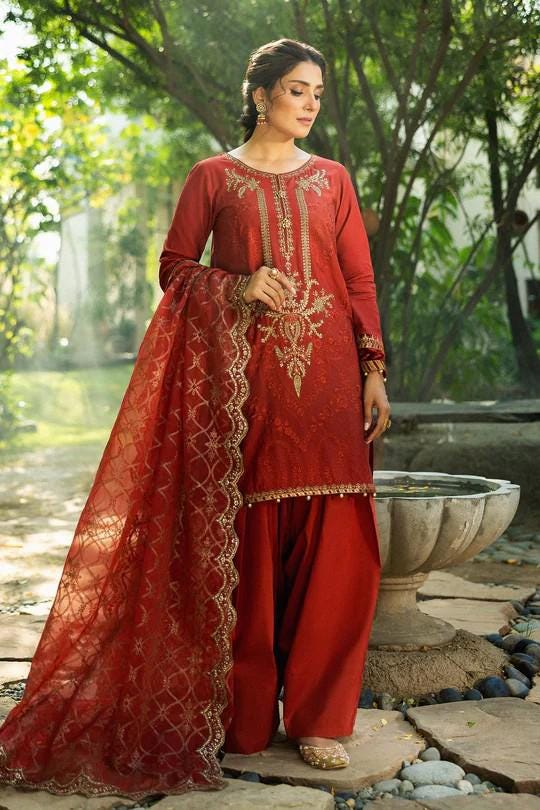 Maria.B - Farshi Shalwar Suit - 3 Piece Embroidered Linen Suit  (Large) - Maroon