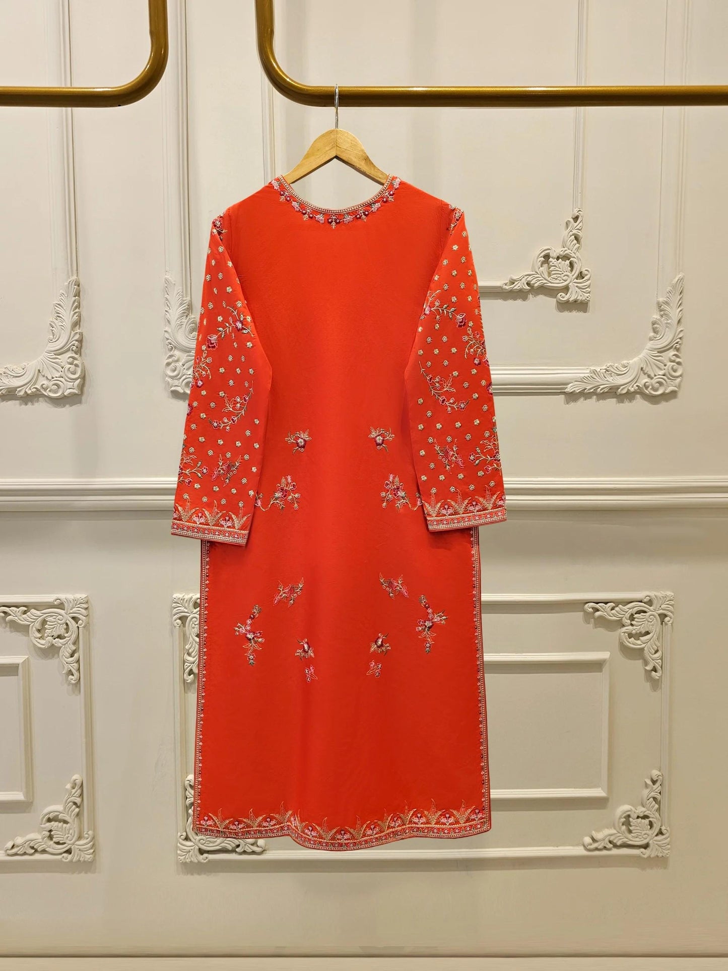 Agha Noor 3-Piece Embroidered Lawn Suit: Shalwar Kameez Dupatta