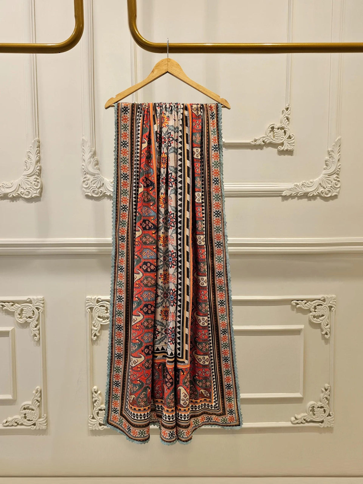 Agha Noor 3-Piece Embroidered Lawn Suit: Shalwar Kameez Dupatta