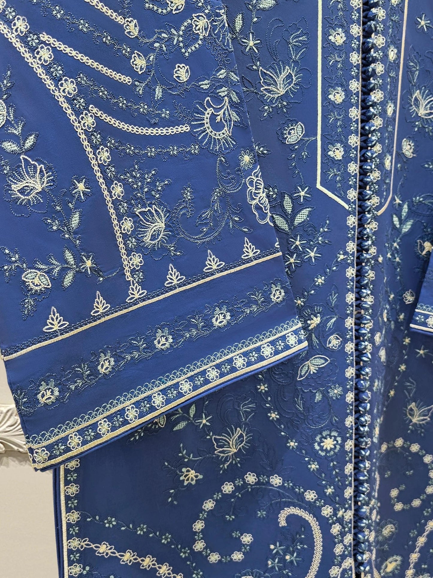 Agha Noor 2 piece - Embroidered Lawn Suit - Blue - India Pakistan Bangladesh Shalwar Kameez