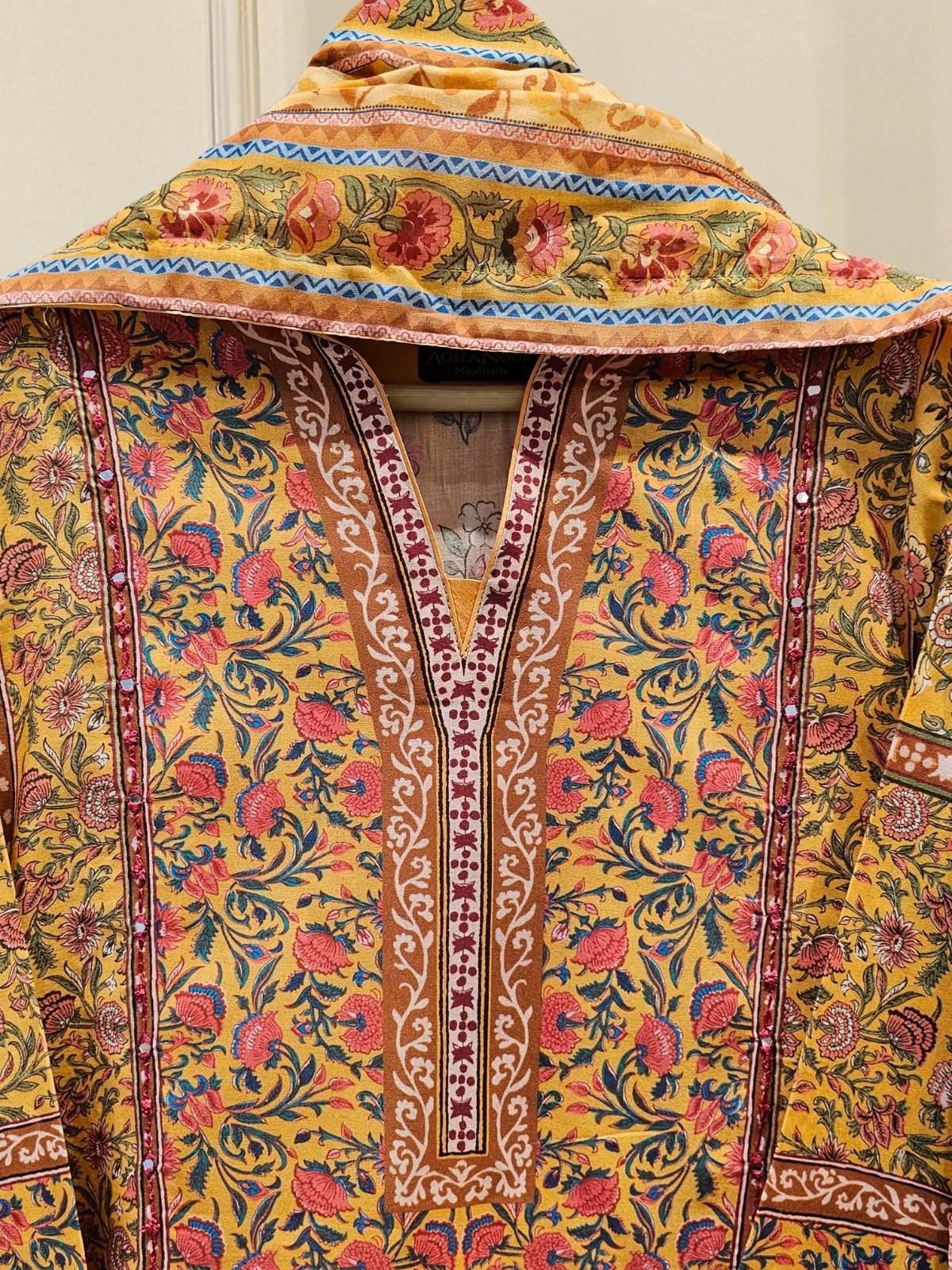 3 Piece Agha Noor Printed Embroidered Lawn Suit: Shalwar Kameez Dupatta