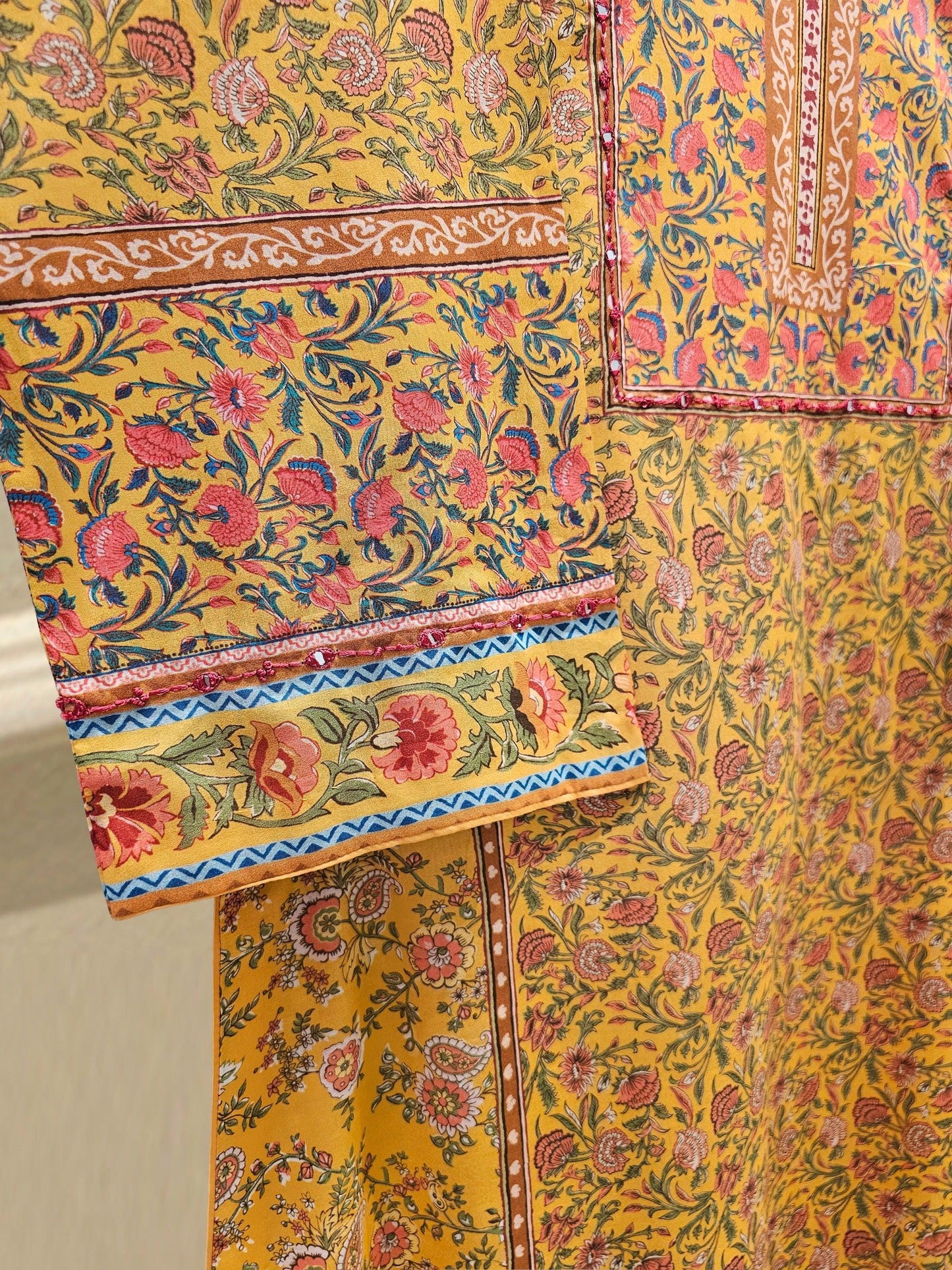 3 Piece Agha Noor Printed Embroidered Lawn Suit: Shalwar Kameez Dupatta