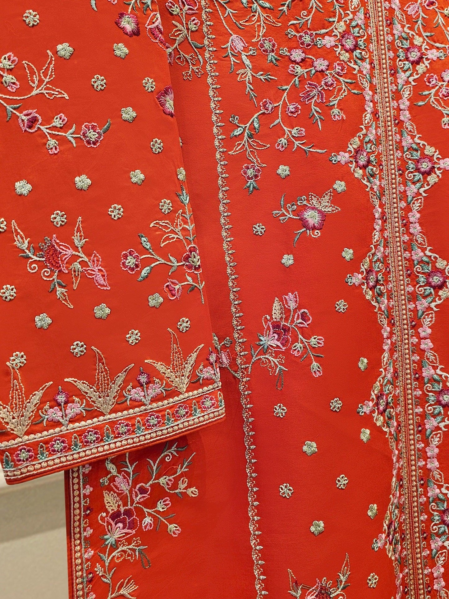 Agha Noor 3-Piece Embroidered Lawn Suit: Shalwar Kameez Dupatta