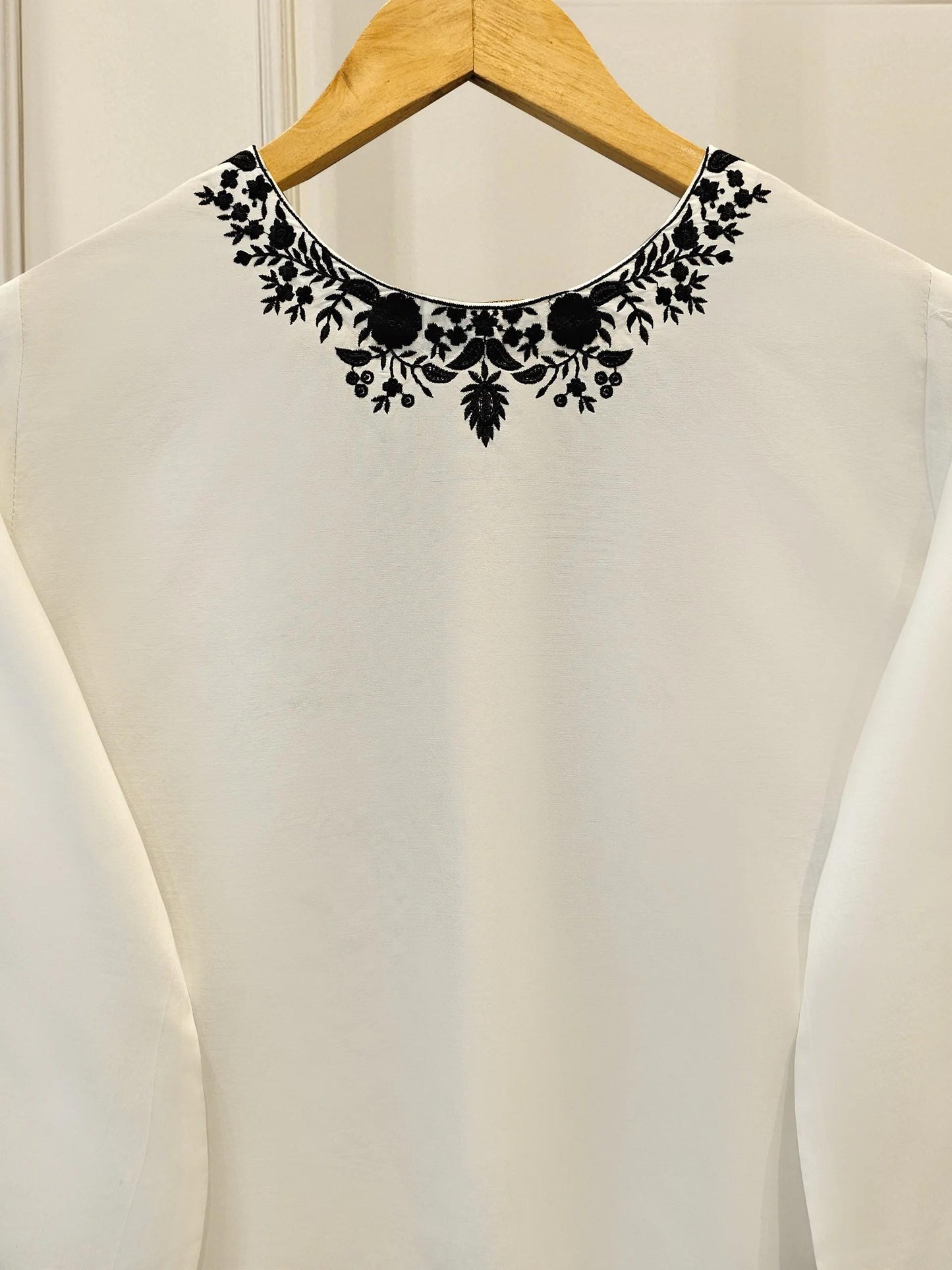 Aghanoor 2 piece - Pure Embroidered Summer Lawn Suit - White - India Pakistan Bangladesh Shalwar Kameez