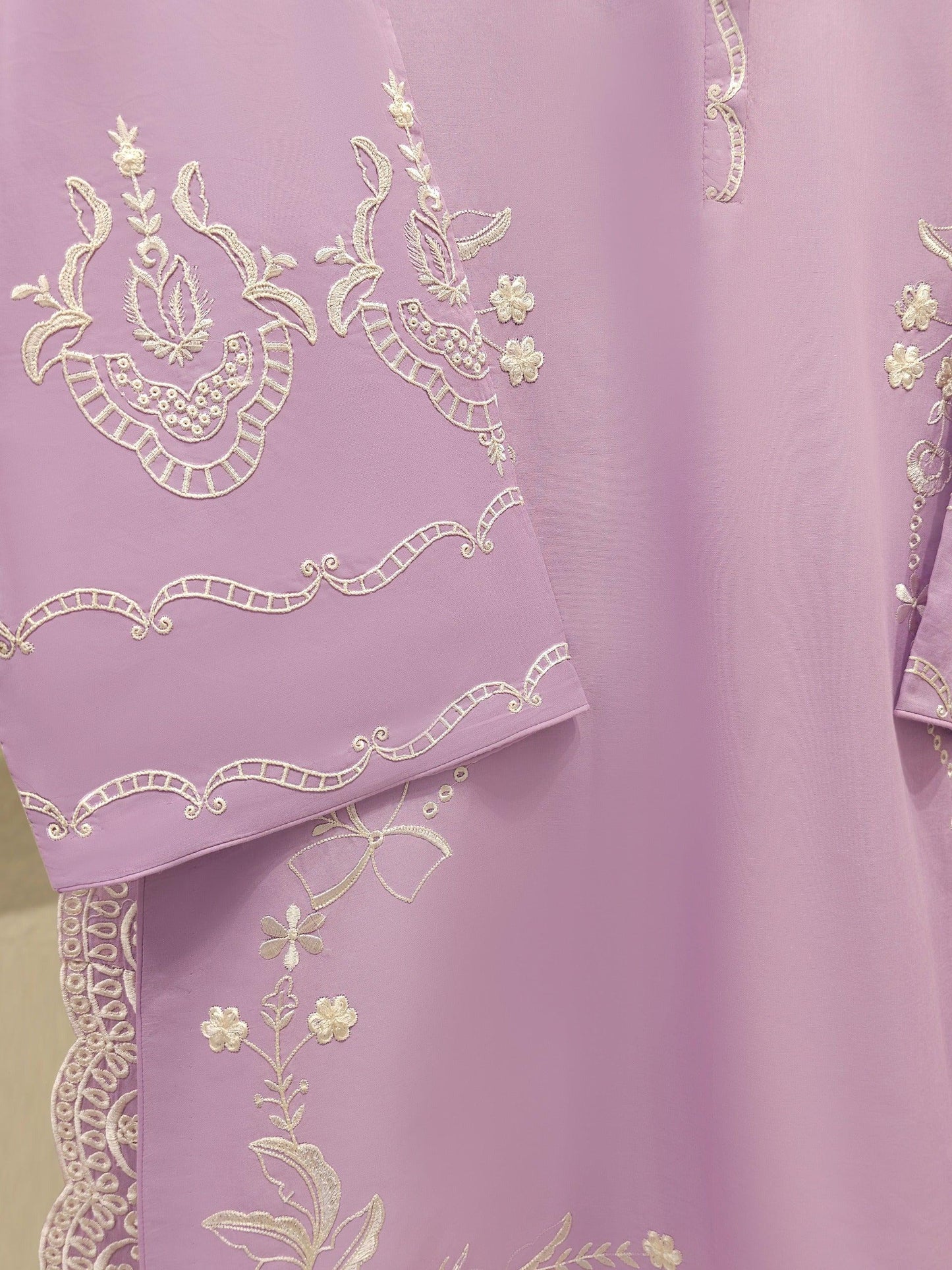 Embroidered Lawn Shalwar Kameez: 3 Piece Agha Noor Suit (M, L)