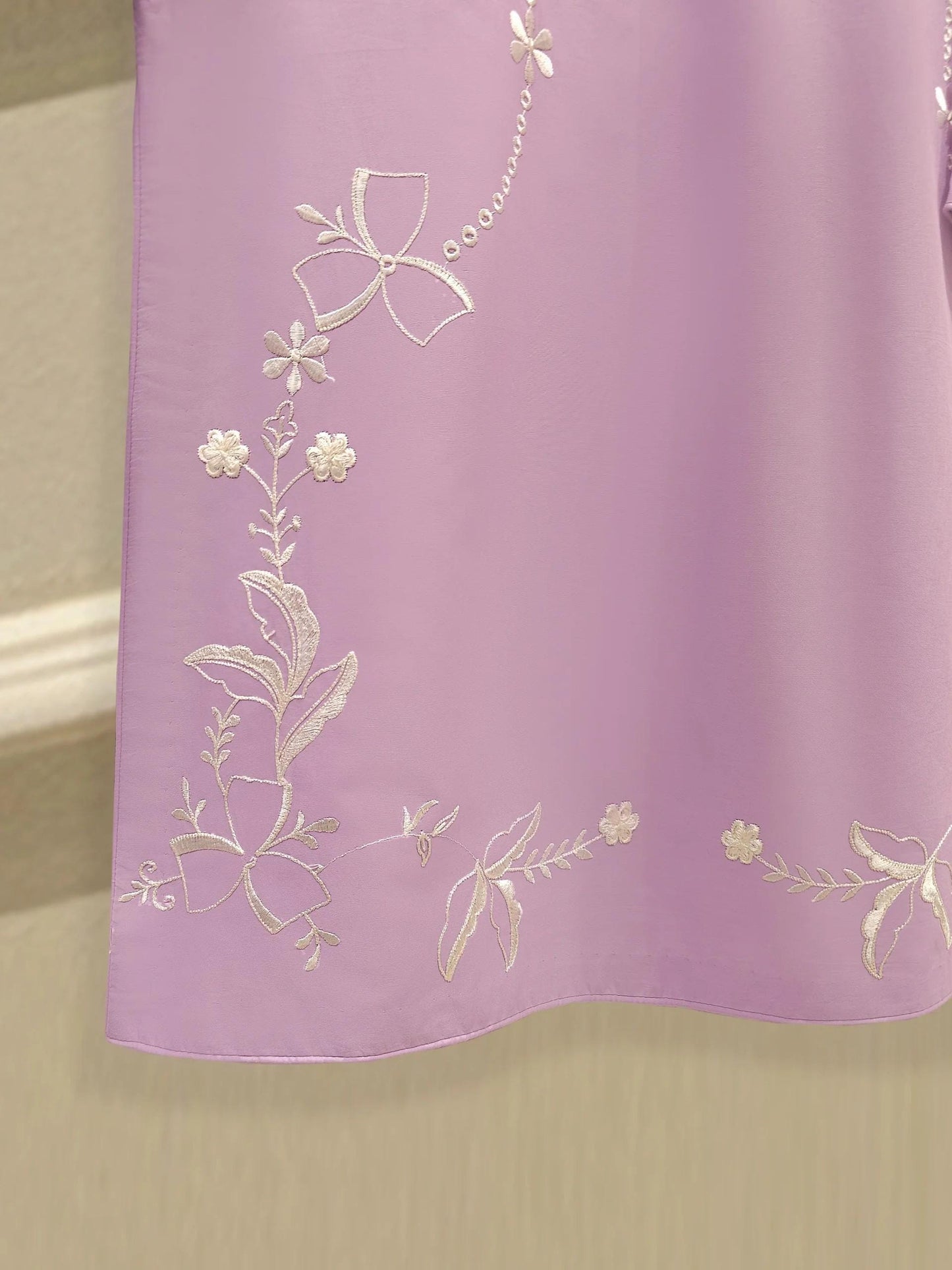 Embroidered Lawn Shalwar Kameez: 3 Piece Agha Noor Suit (M, L)