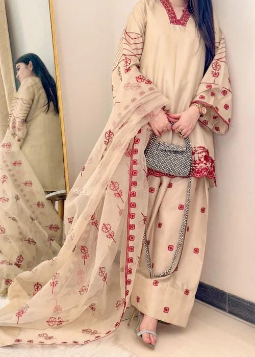 Embroidered Lawn Farshi Shalwar Suit - 3 Piece - Organza Dupatta