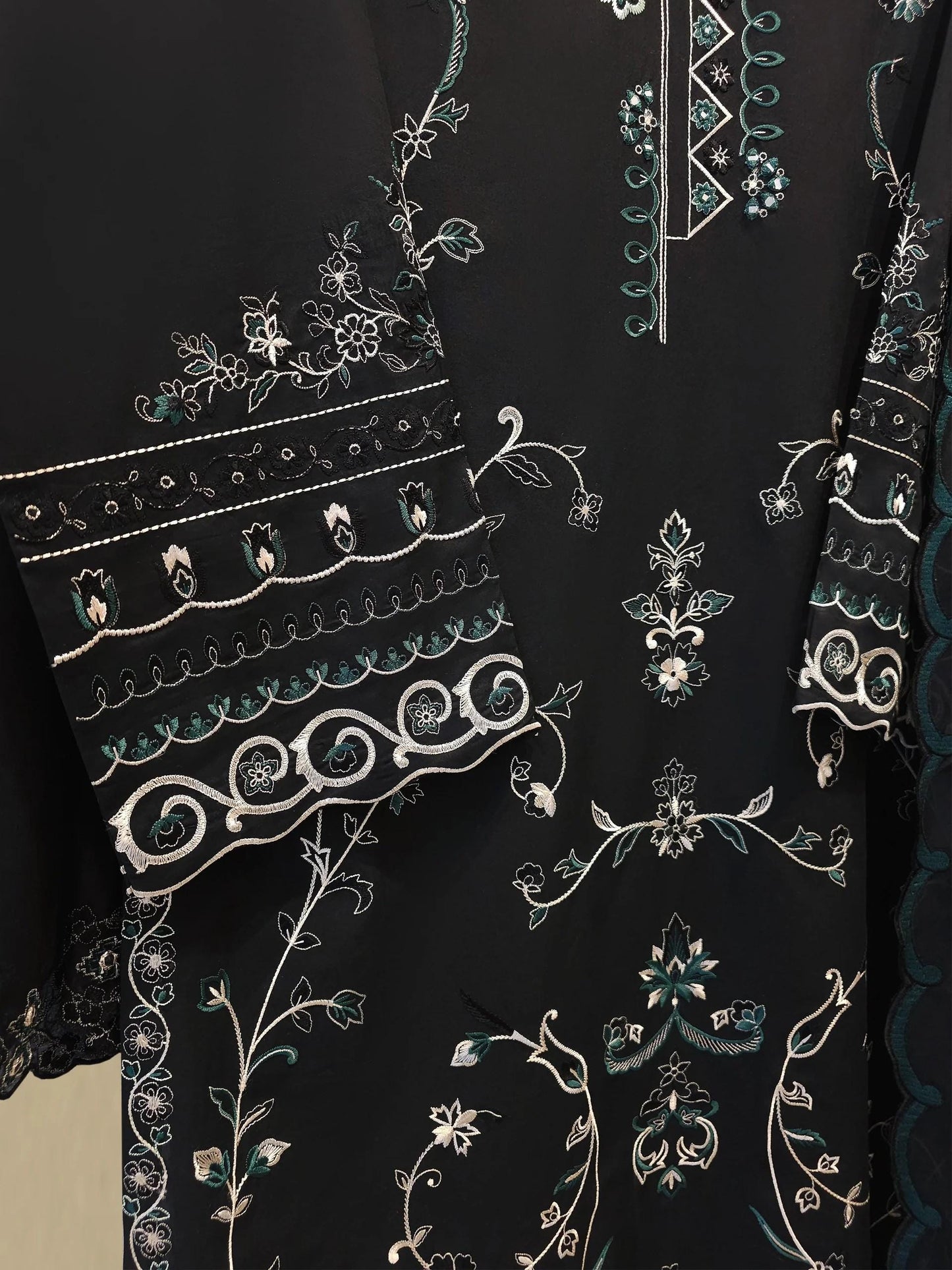 Agha noor 3 Piece Embroidered Lawn Suit Size (Medium, Large, XL) - Kora Cotton Dupatta