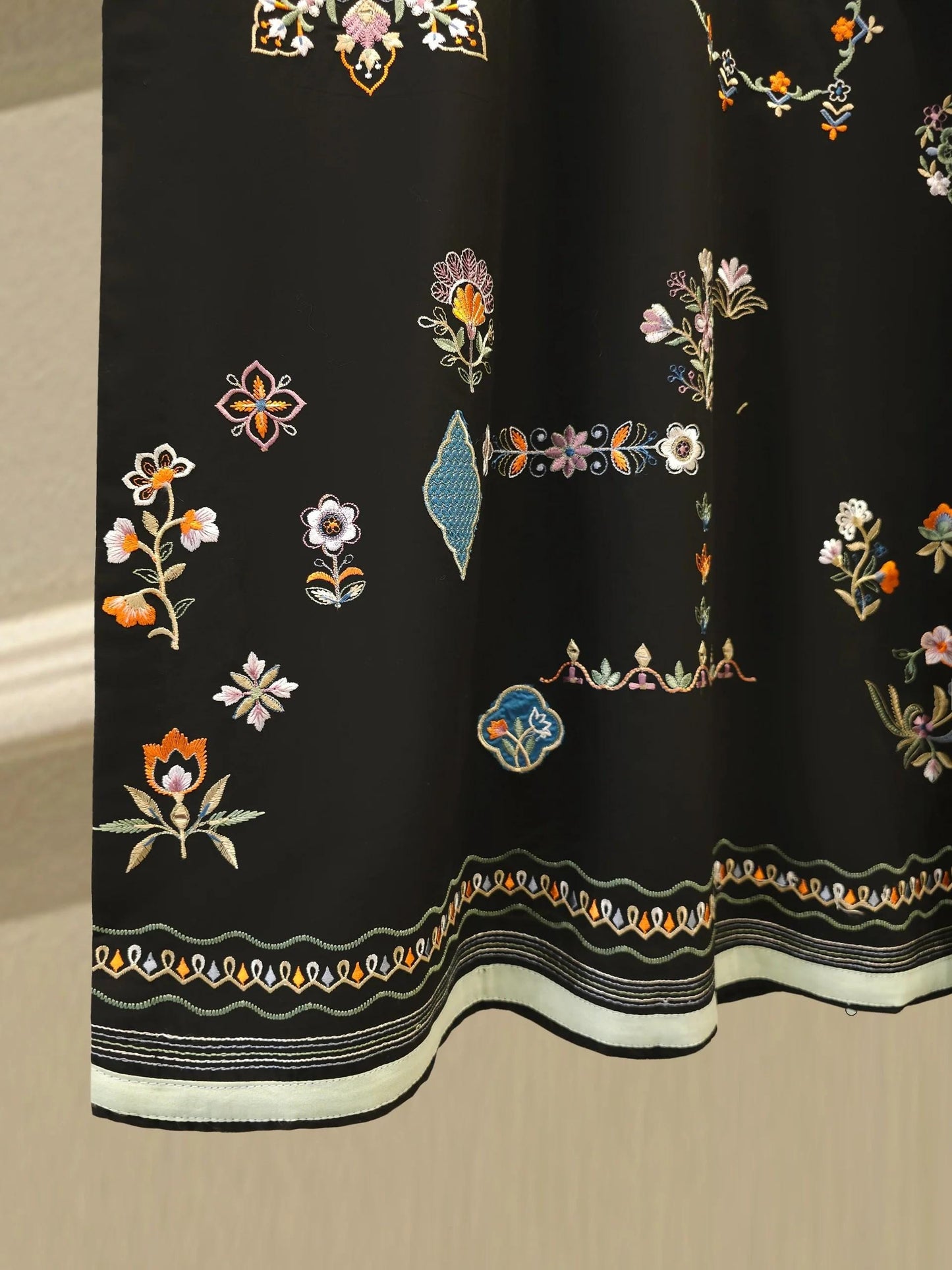 Aghanoor 3 piece - Pure Embroidered Lawn Suit with Applique Work  -  Raw Silk Pants