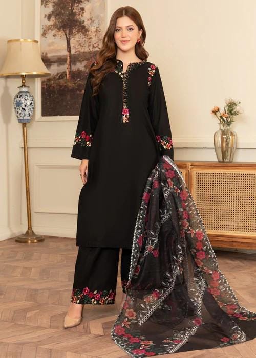3 piece - Pakistani Designer Lawn Suit - Manaar Dupatta