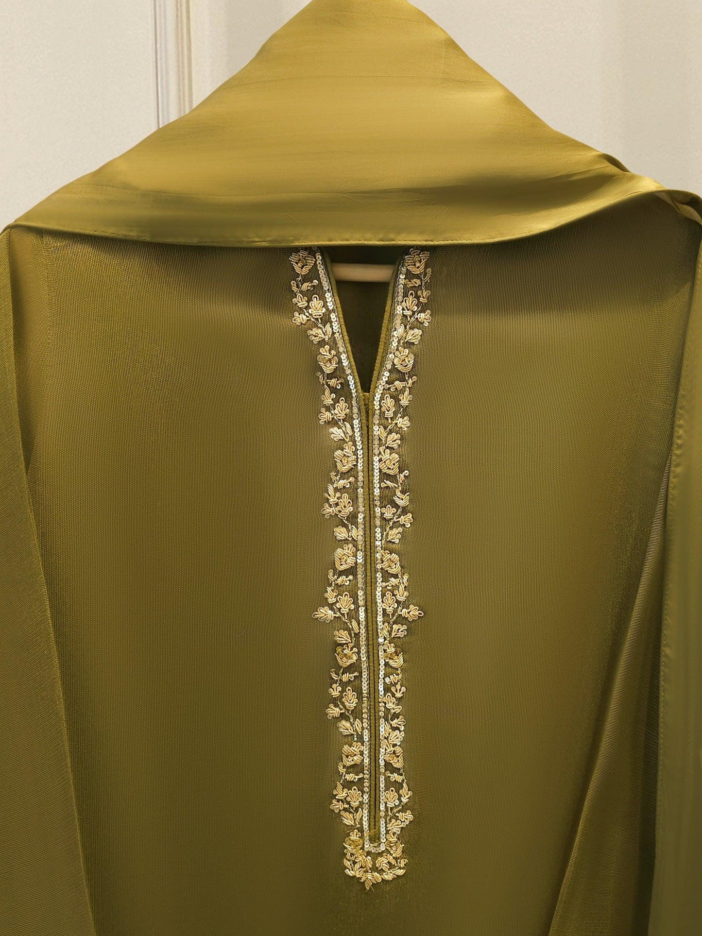 Agha Noor 3 Piece Pure Cotton Net Embroidered Suit Size (Large) - Dhani Green