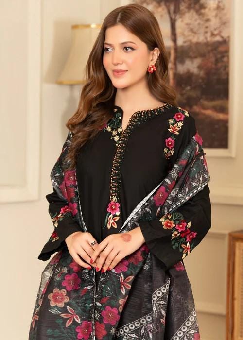 3 piece - Pakistani Designer Lawn Suit - Manaar Dupatta