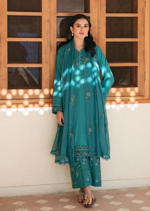 3 piece - Pakistani Designer XL Embroidered Lawn Suit - Chiffon Dupatta