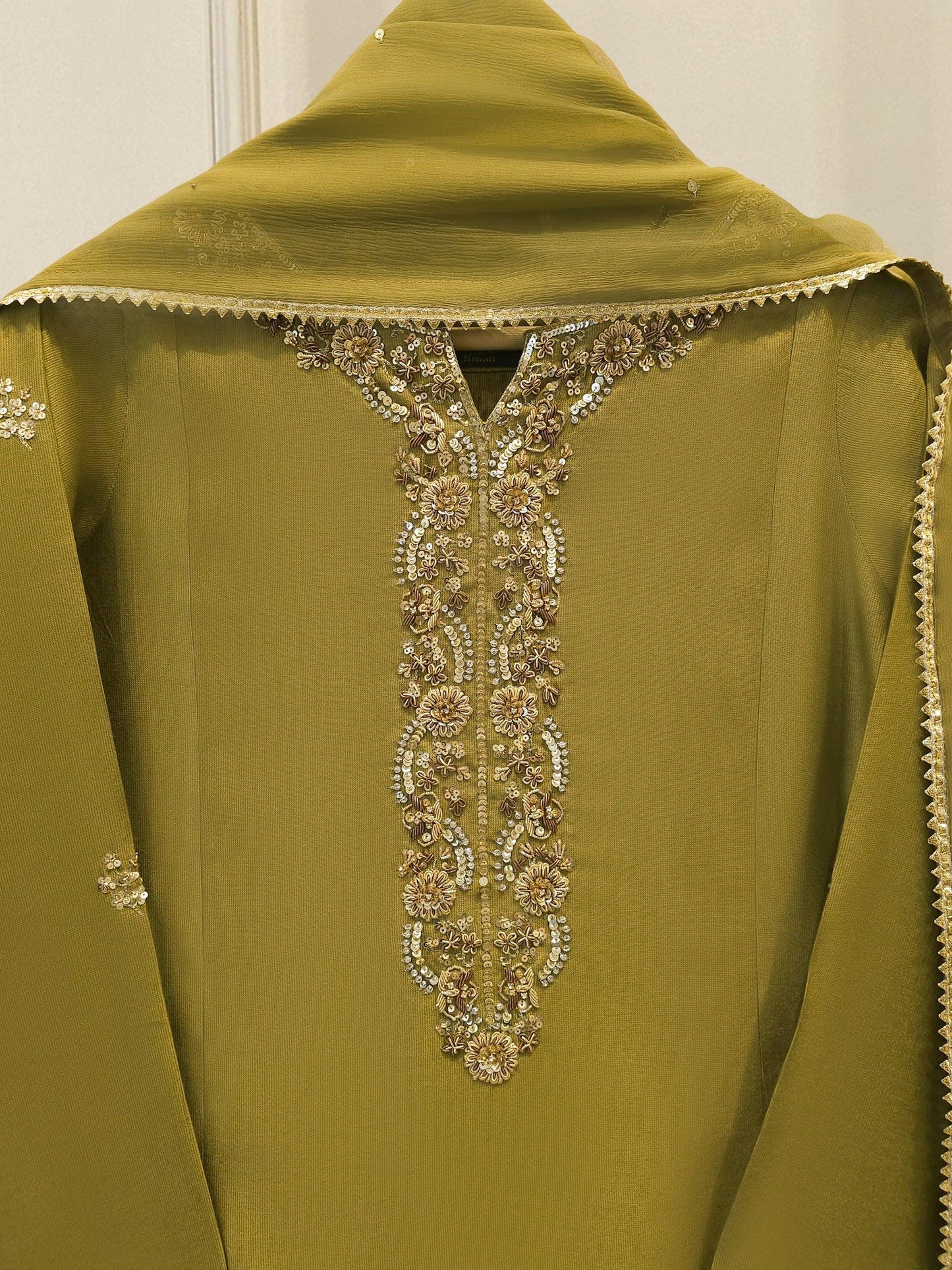 Agha Noor 3 Piece Embroidered Pure Silk Net Suit: Dhani Green, Raw Silk Pants, Chiffon Dupatta