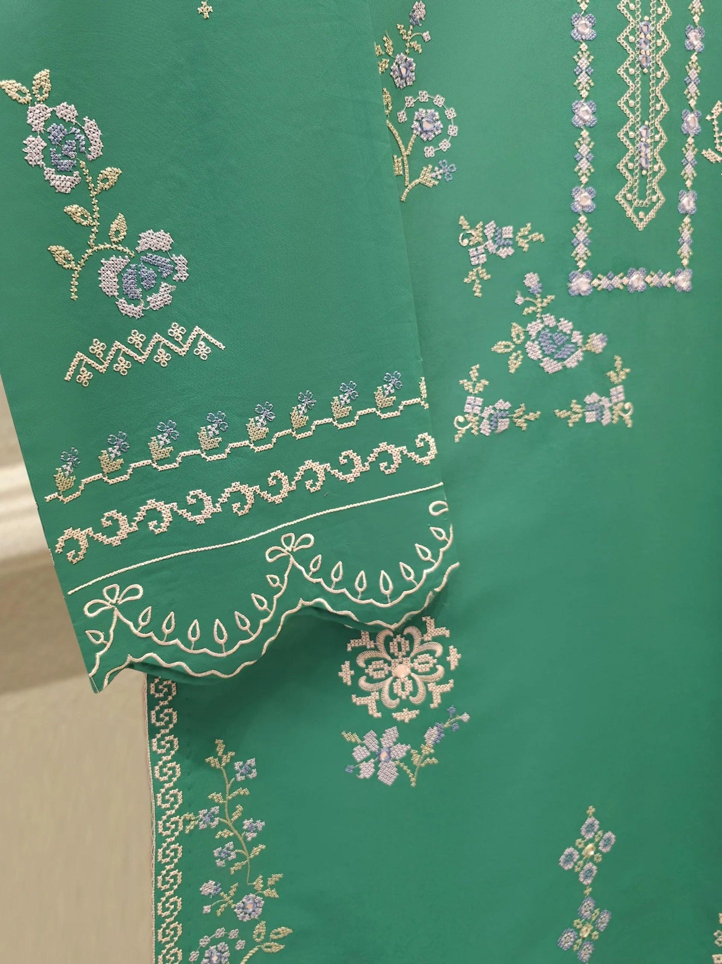 Embroidered Lawn Suit (XL) - Green -  2 Piece Agha Noor