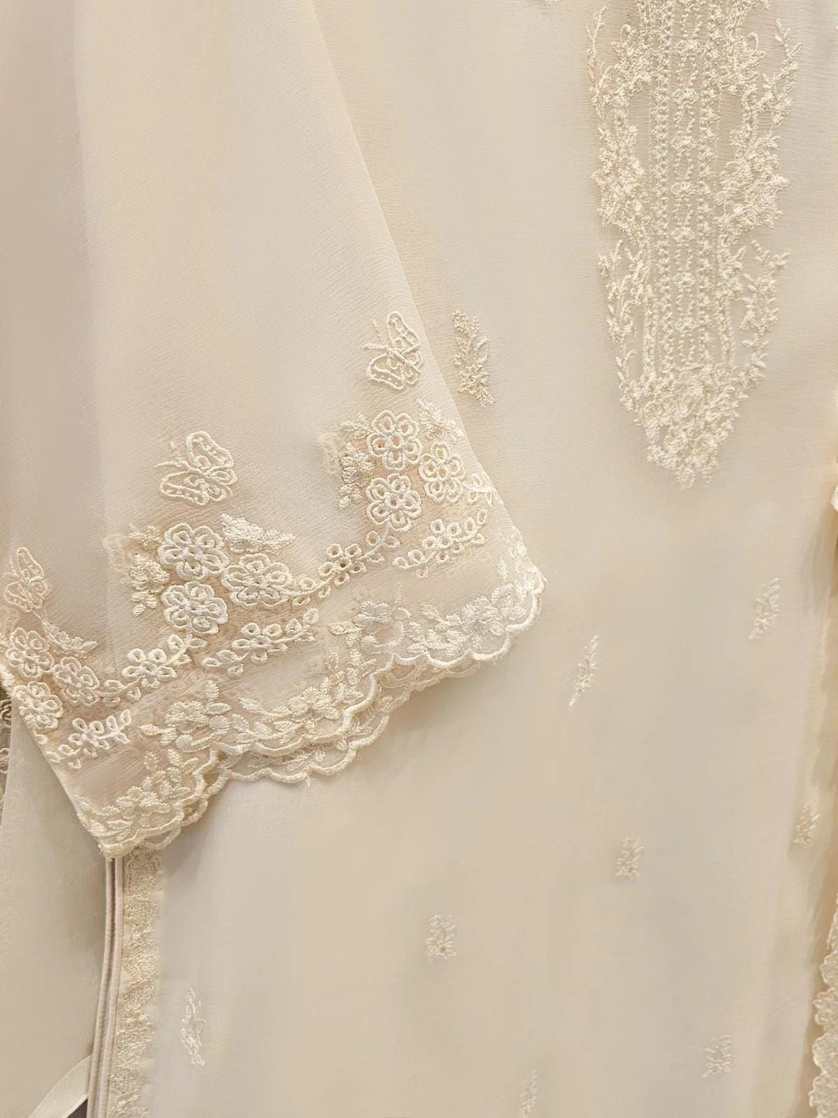 Agha Noor 3 Piece - Pure Embroidered Chiffon Suit - Off White