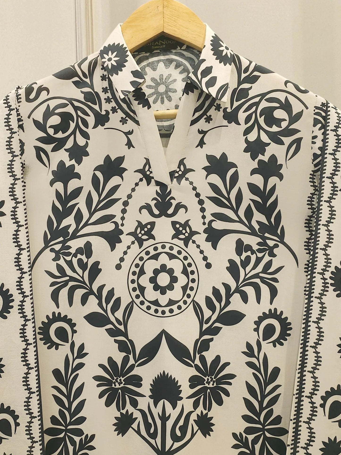 Agha Noor 2 piece - Printed Lawn Suit