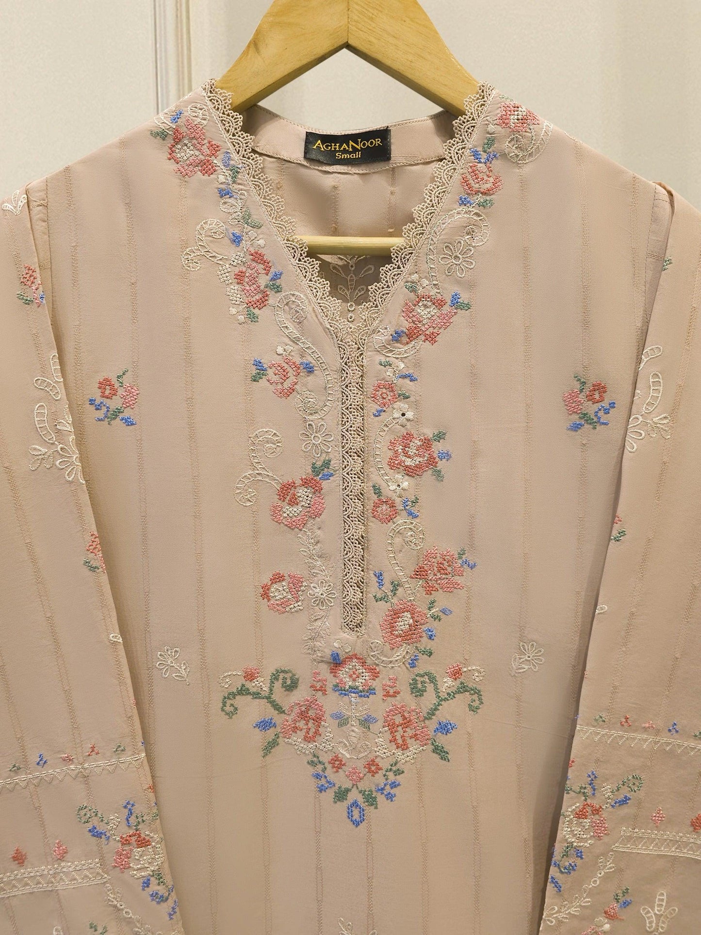 Agha Noor - 2 - Piece Embroidered Jacquard Suit - (Size-M, L) India Pakistan Bangladesh
