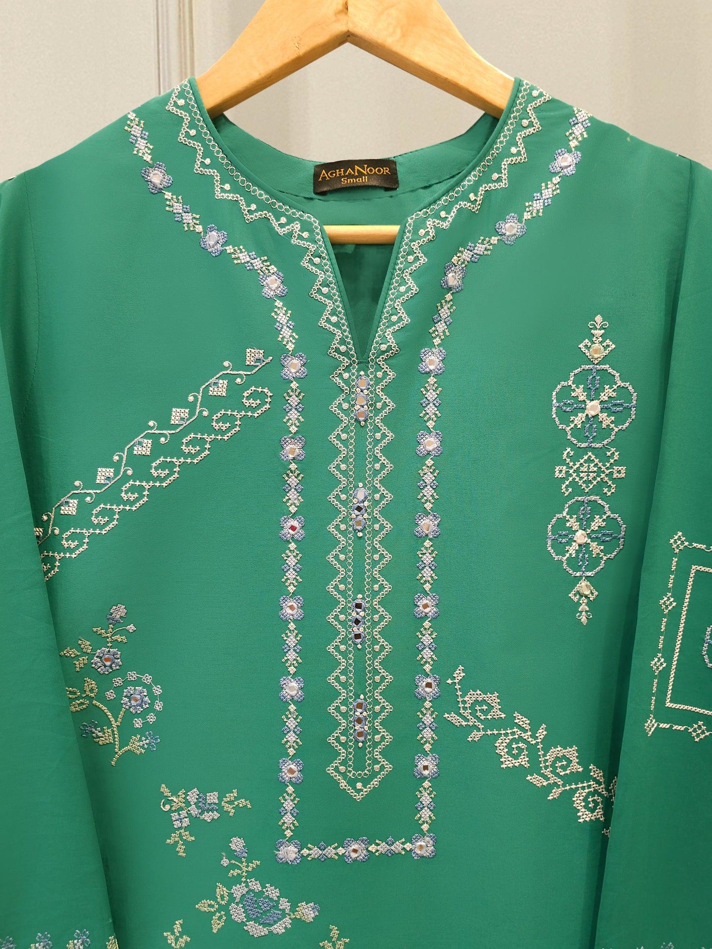 Embroidered Lawn Suit (XL) - Green -  2 Piece Agha Noor