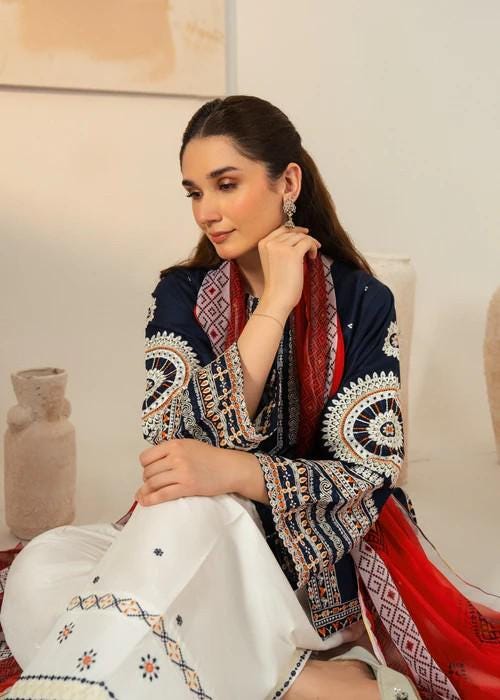 3 piece - Pakistani Designer Cotton Suit - Chiffon Dupatta