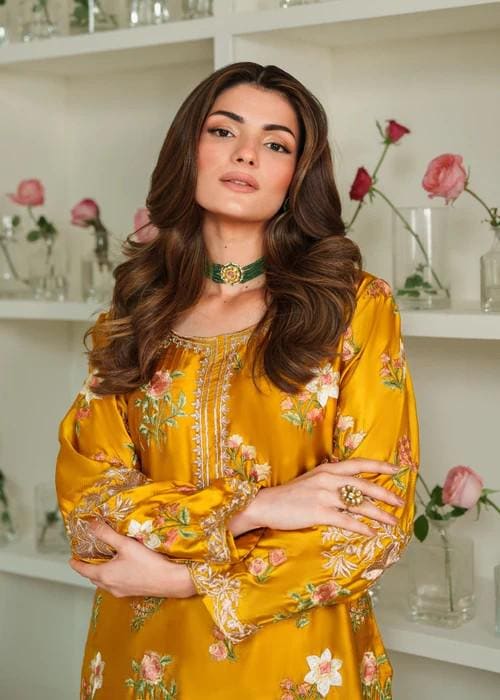 4 Piece Embroidered Silk Suit: Farshi Shalwar, Chiffon Dupatta & Potli Bag