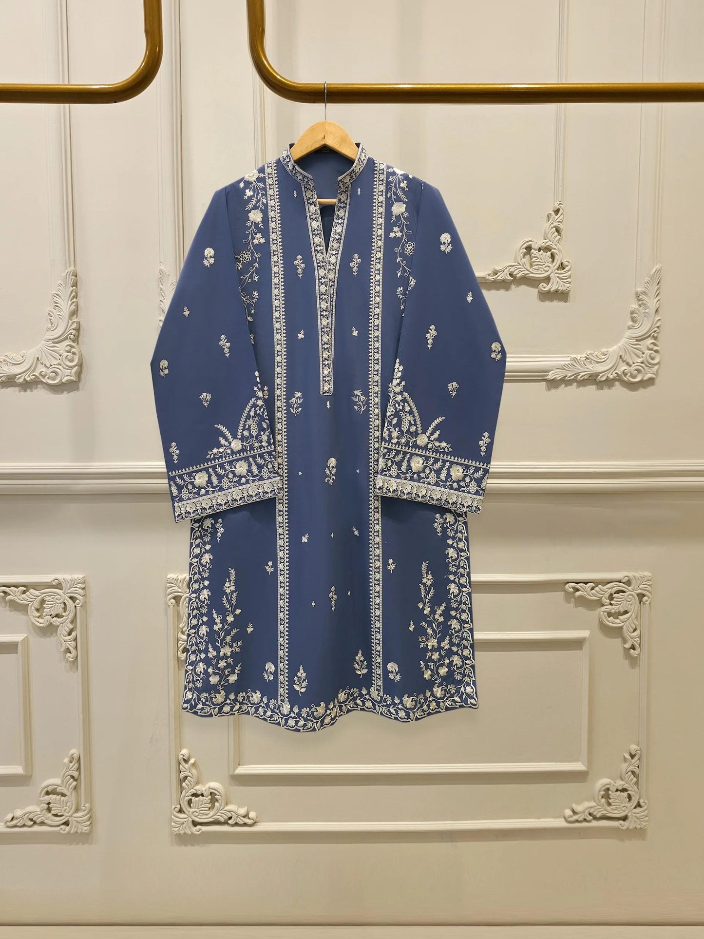 Agha Noor 2 Piece Embroidered Lawn Suit: Blue Shalwar Kameez