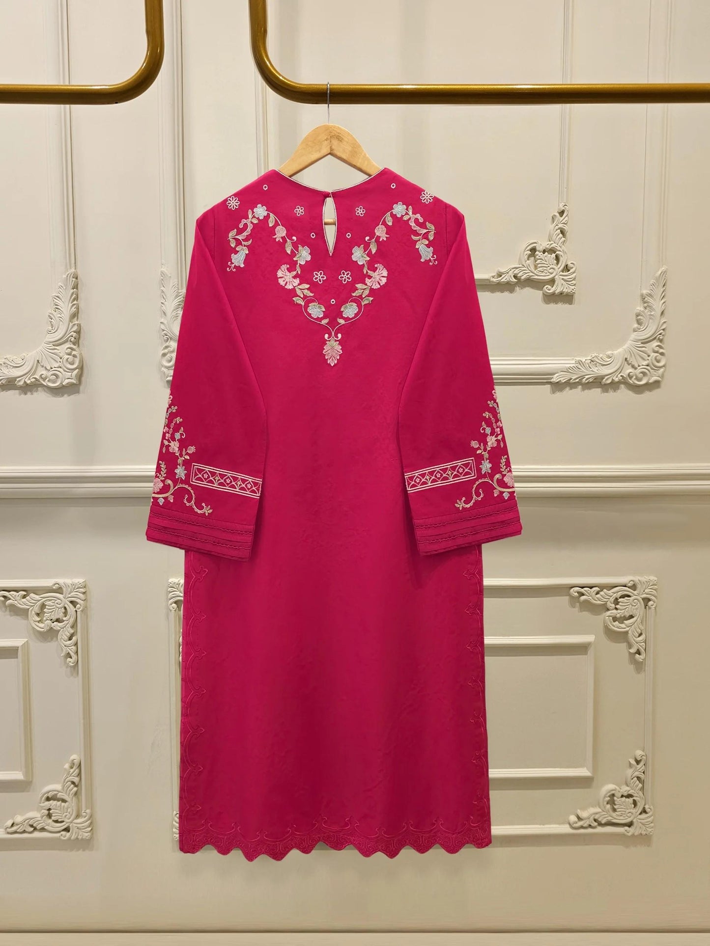 Embroidered Lawn Suit: 3 Piece Agha Noor Ready to Wear