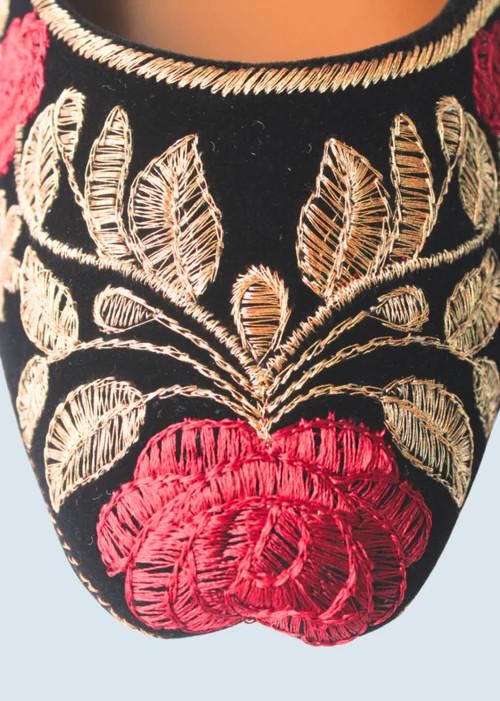 Womens Ethnic Footwear - Black Velvet Khussa with Red Roses