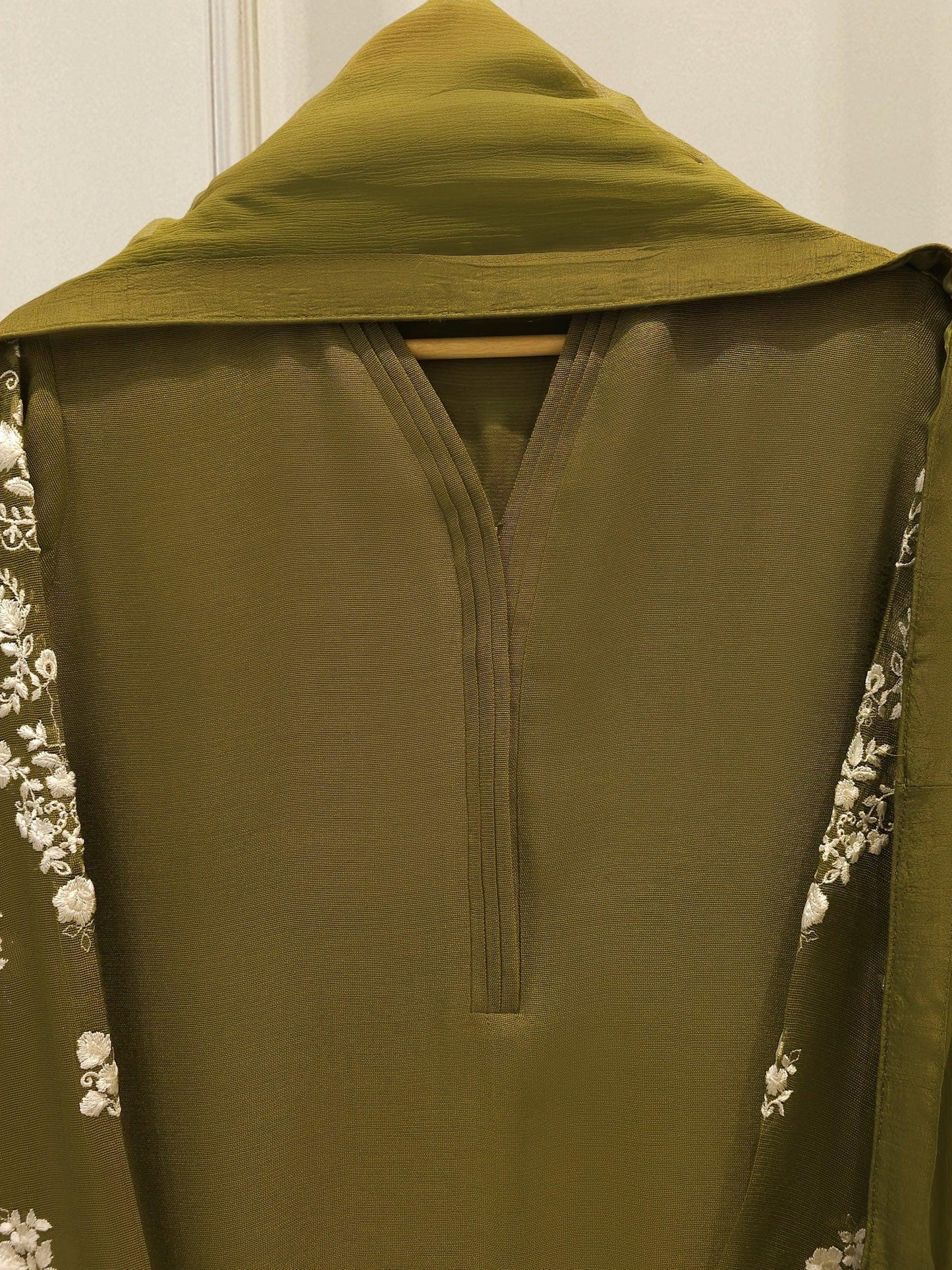 Agha Noor 3 Piece Pure Cotton Net Embroidered Suit - Raw Silk Pants & Chiffon Dupatta