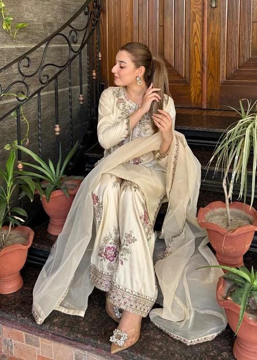 Embroidered Silk Farshi Shalwar Suit with Organza Dupatta - 3 Piece - Pearl White