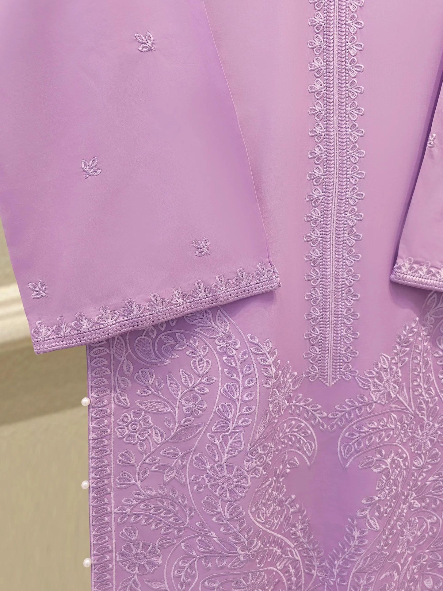 Embroidered Cambric Suit With Chiffon Dupatta - 3 Piece Agha Noor