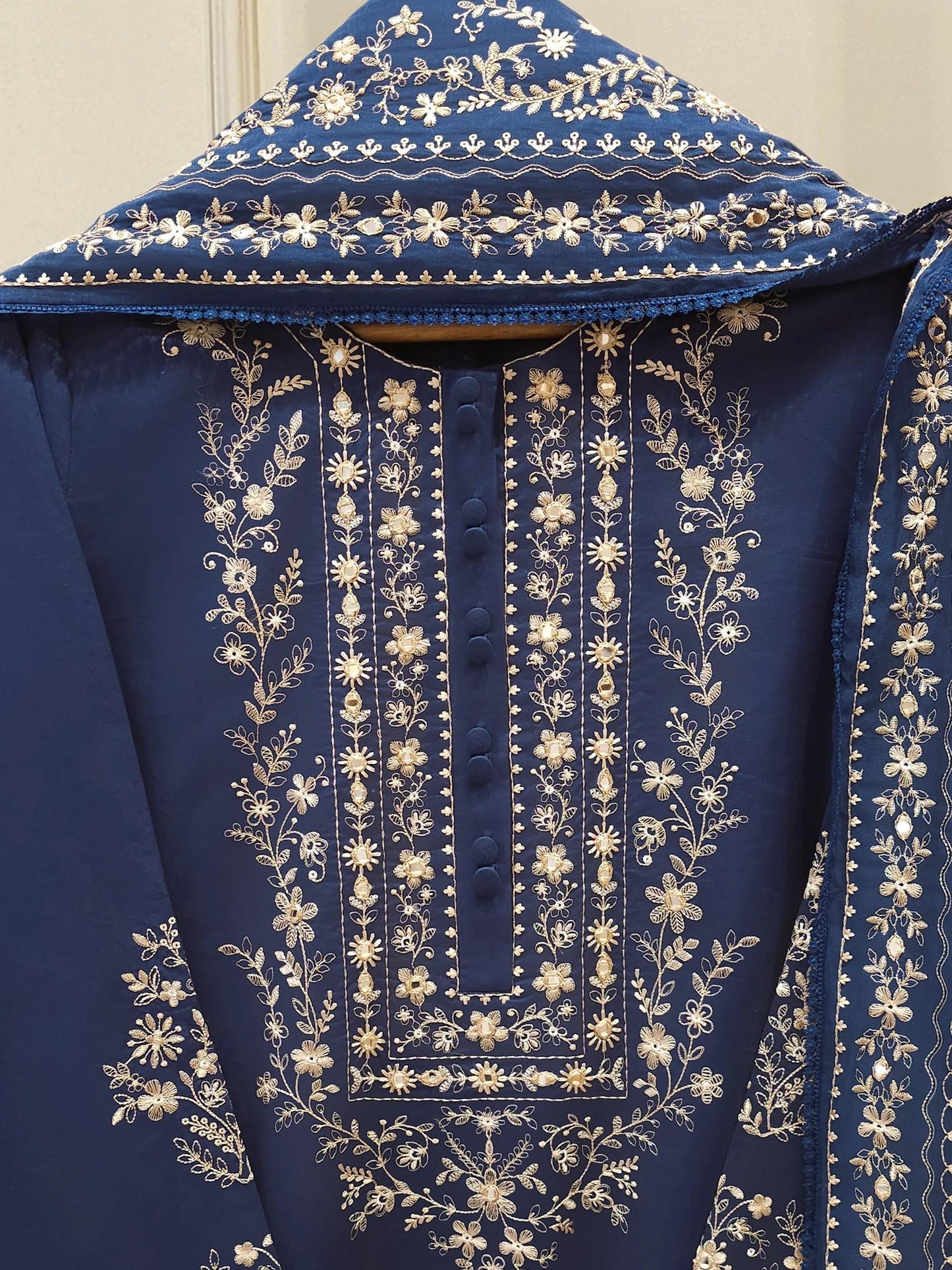 Agha Noor 2 Piece Embroidered Lawn Suit - Shirt and Kora Cotton Dupatta (XL, L, M)