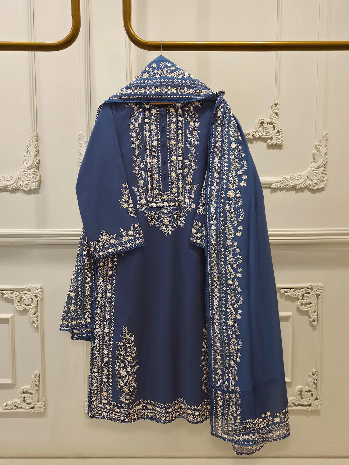 Agha Noor 2 Piece Embroidered Lawn Suit - Shirt and Kora Cotton Dupatta (XL, L, M)