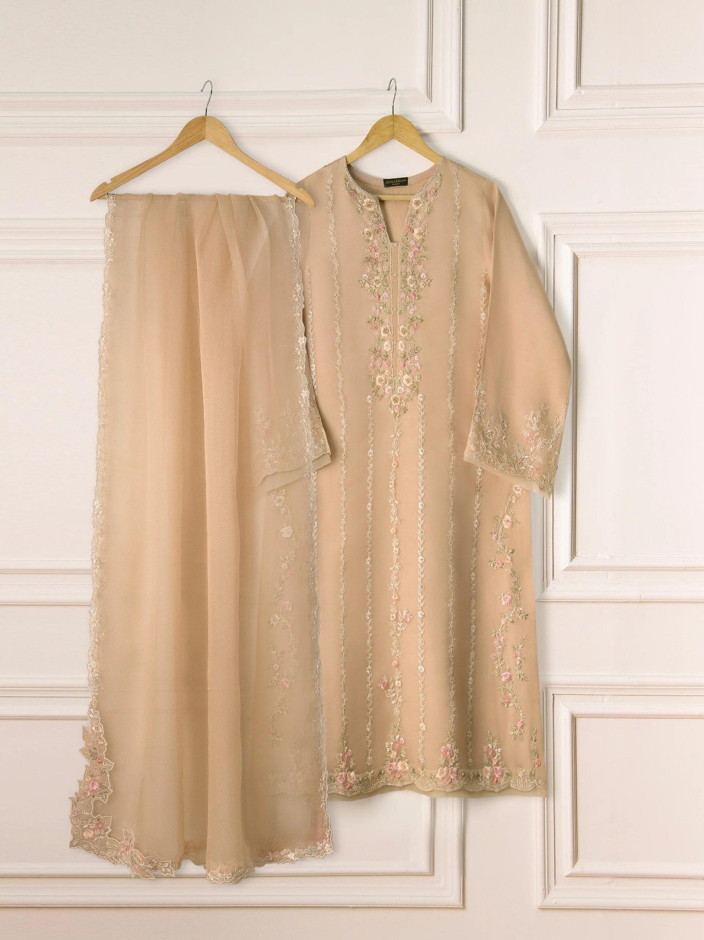 Agha noor 3 Piece Embroidered Organza Suit -Size  (Large) - Beige